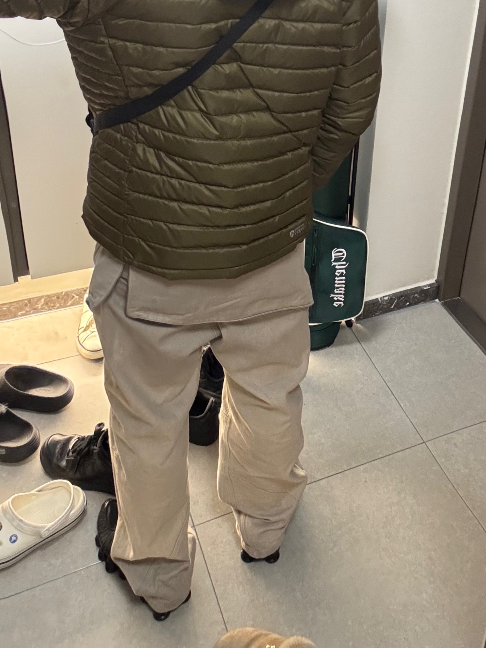 Sansan Gear Covering Pants Light Khaki - 24SS, Nike Shox TL Black Metallic Hematite 착용 스타일 - 1