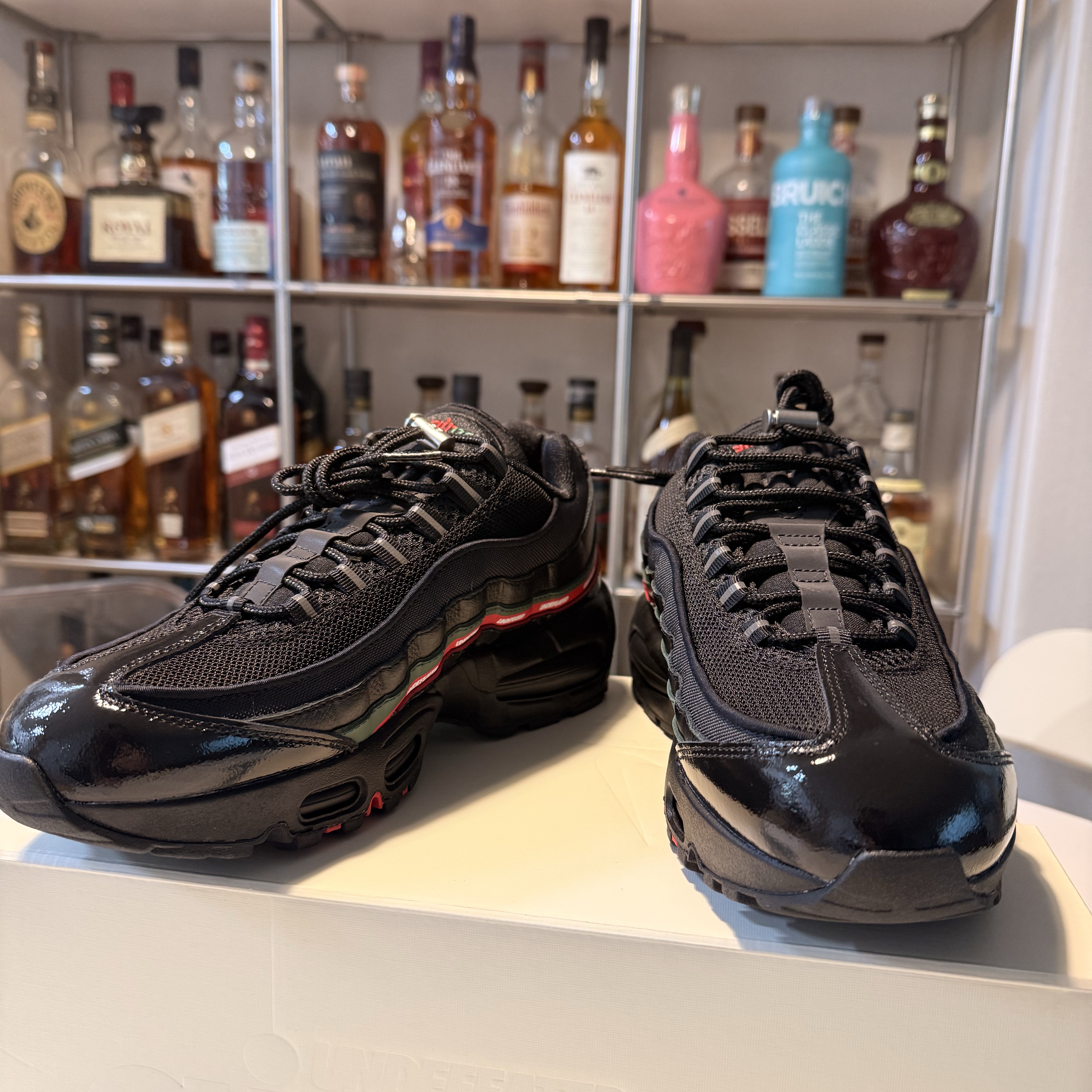 Nike x Undefeated Air Max 95 SP Black 착용 스타일 - 2