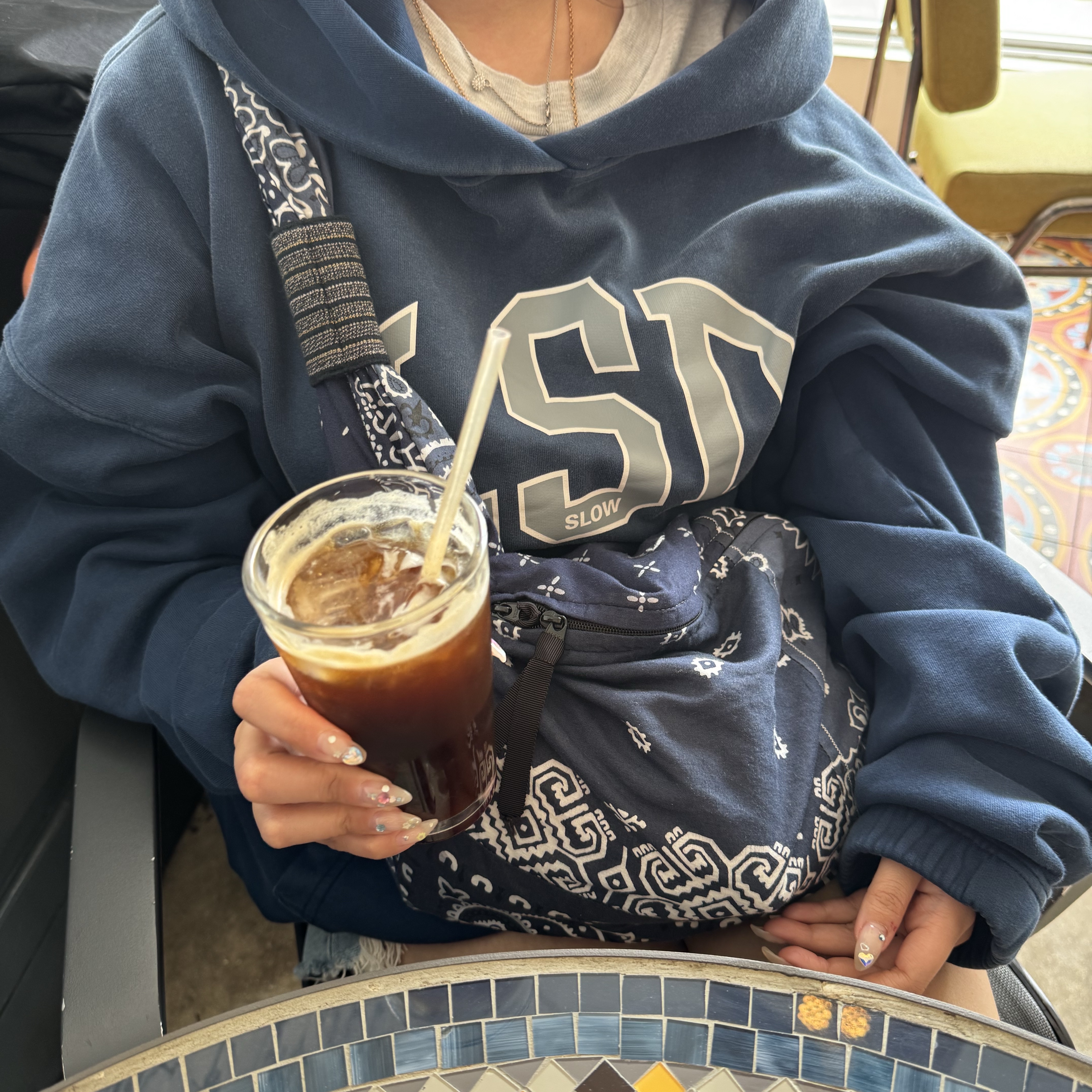 Satisfy Softcell Hoodie Sun Bleached Indigo, Kapital Gauze Bandana Patchwork Pt Transit Snufkin Bag Purple Navy 착용 스타일 - 2