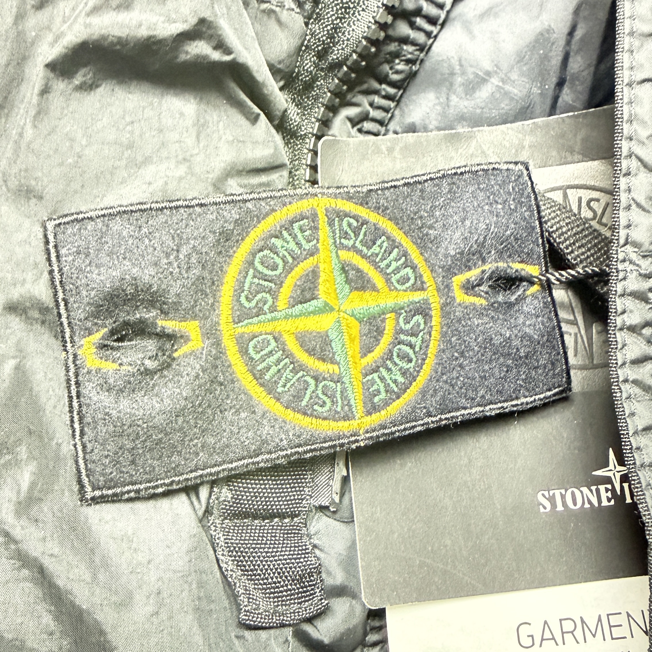 Stone Island 40123 Garment Dyed Crinkle Reps R-NY Down Jacket Black - 24FW 착용 스타일 - 2