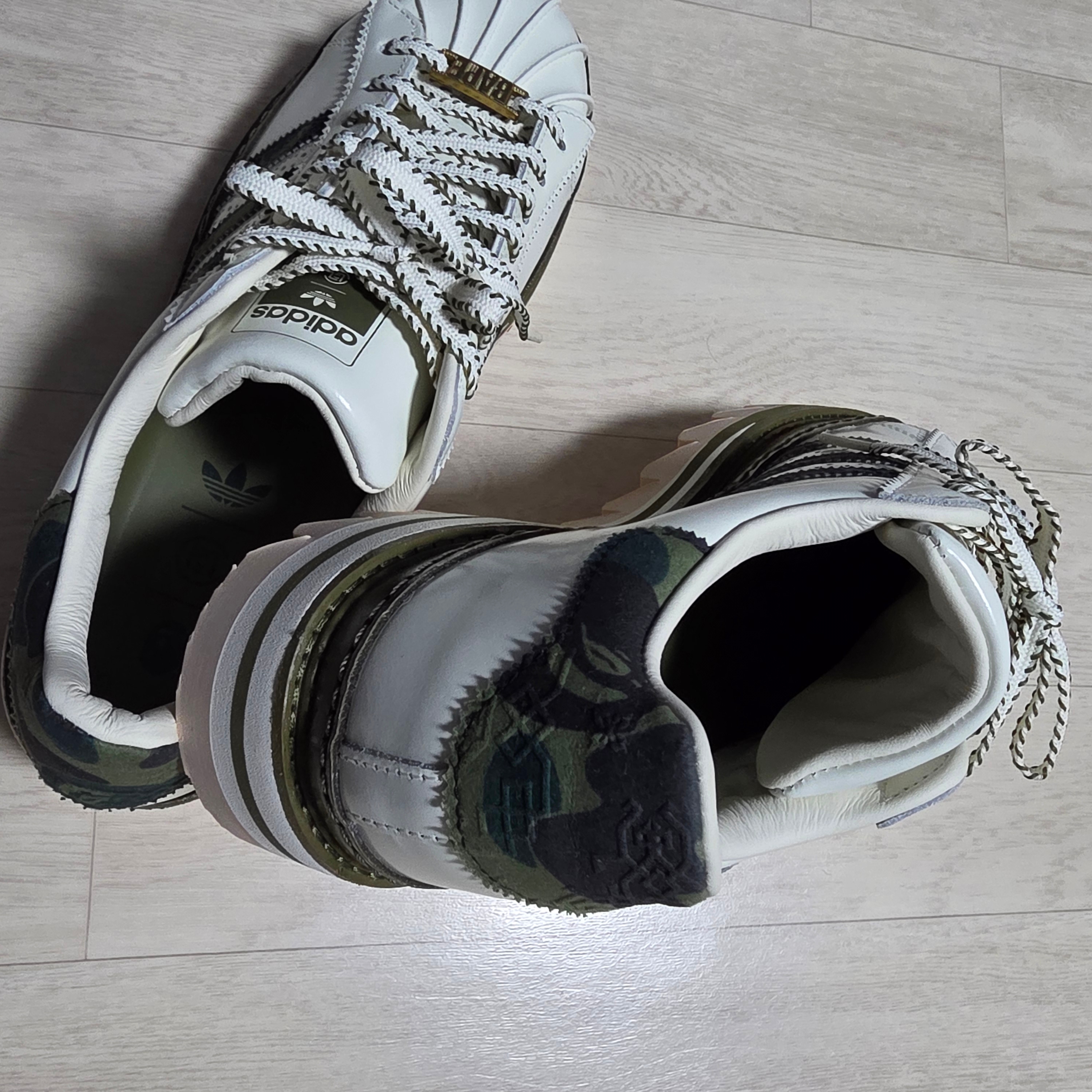 Adidas x BAPE x Edison Chen Clot Superstar Off White Branch 착용 스타일 - 4