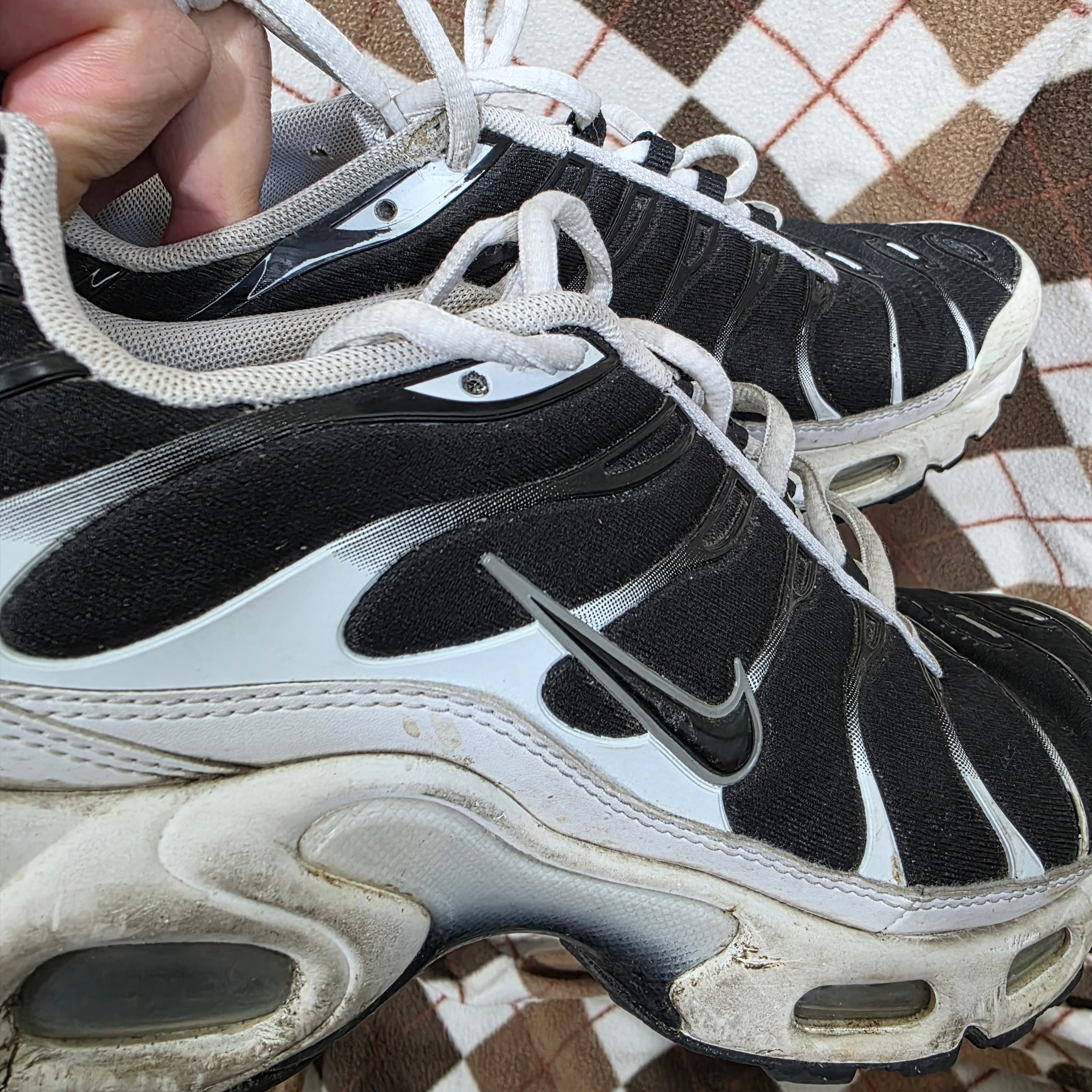 Nike Air Max Plus Black White 착용 스타일