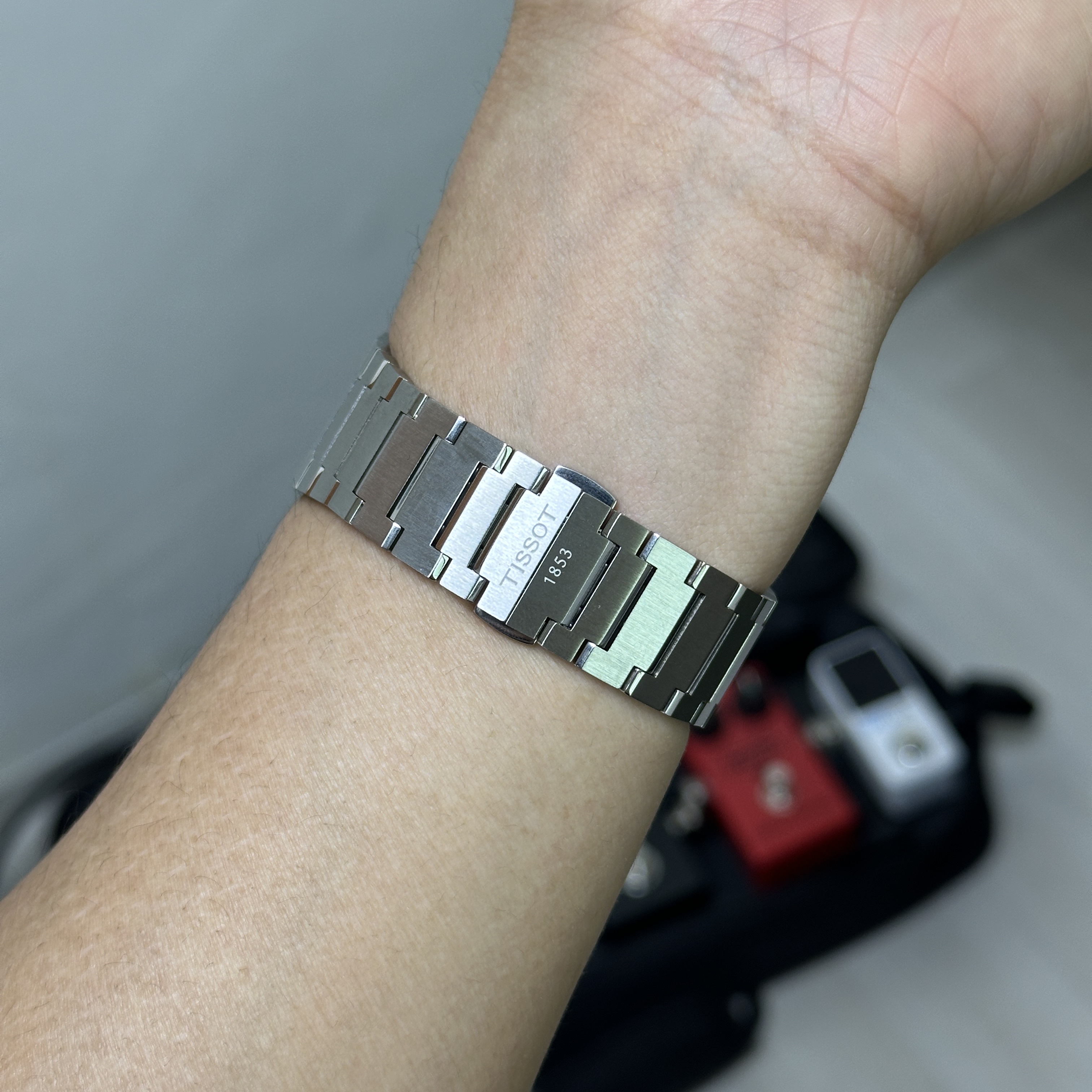 Tissot PRX Powermatic 80 40mm Steel Blue 착용 스타일 - 3