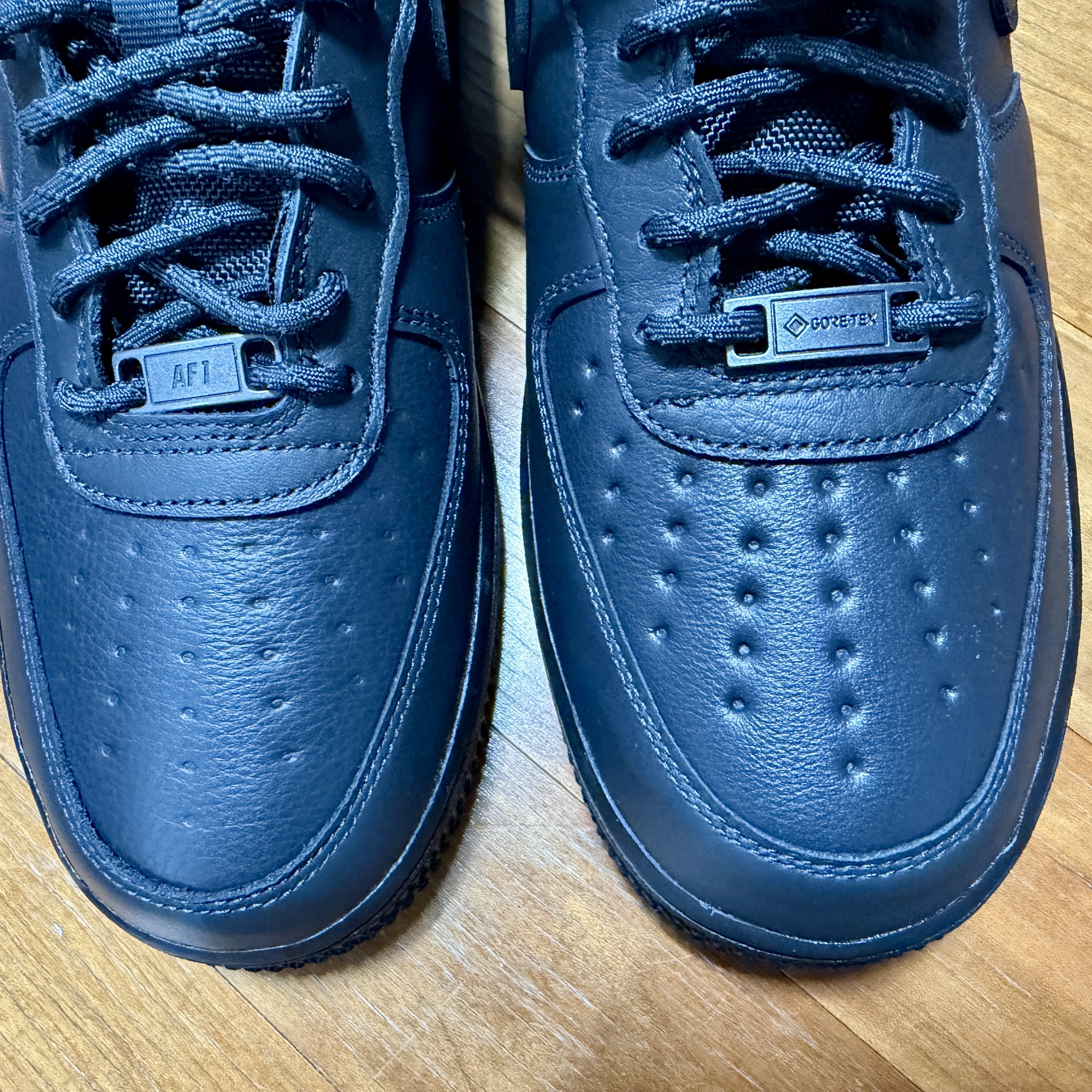 Nike Air Force 1 Low Gore-Tex Vibram Off Noir and Black 착용 스타일