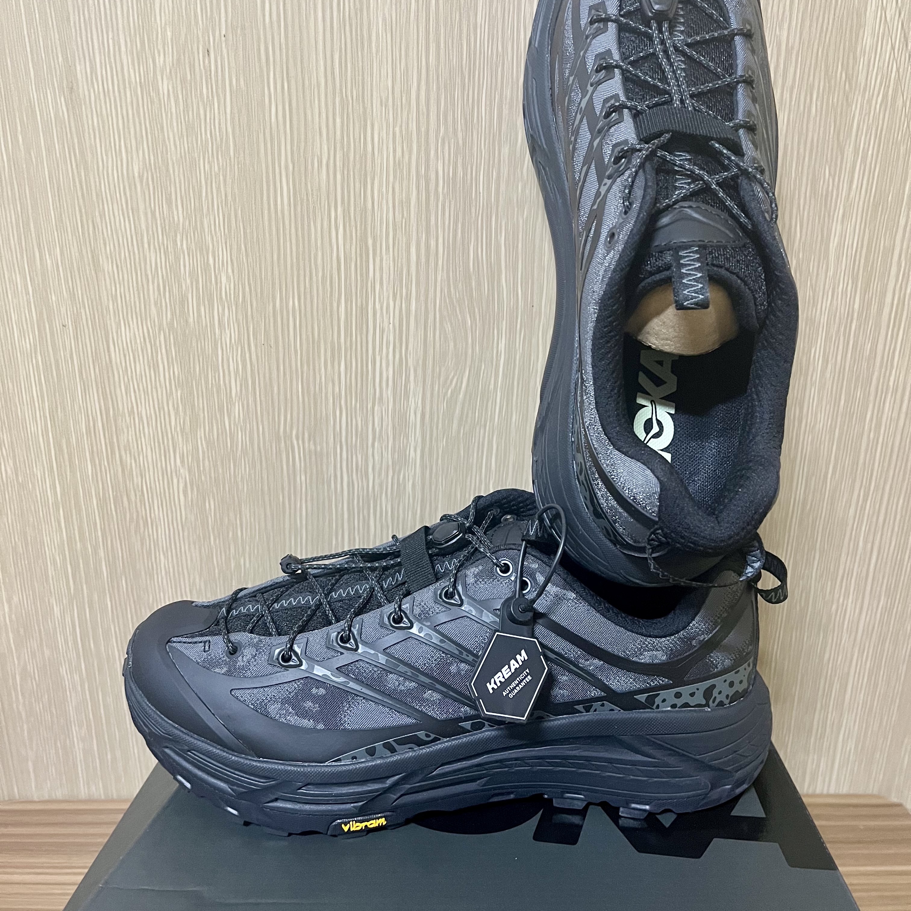 Hoka Mafate Three2 Tech Stealth Black 착용 스타일 - 3