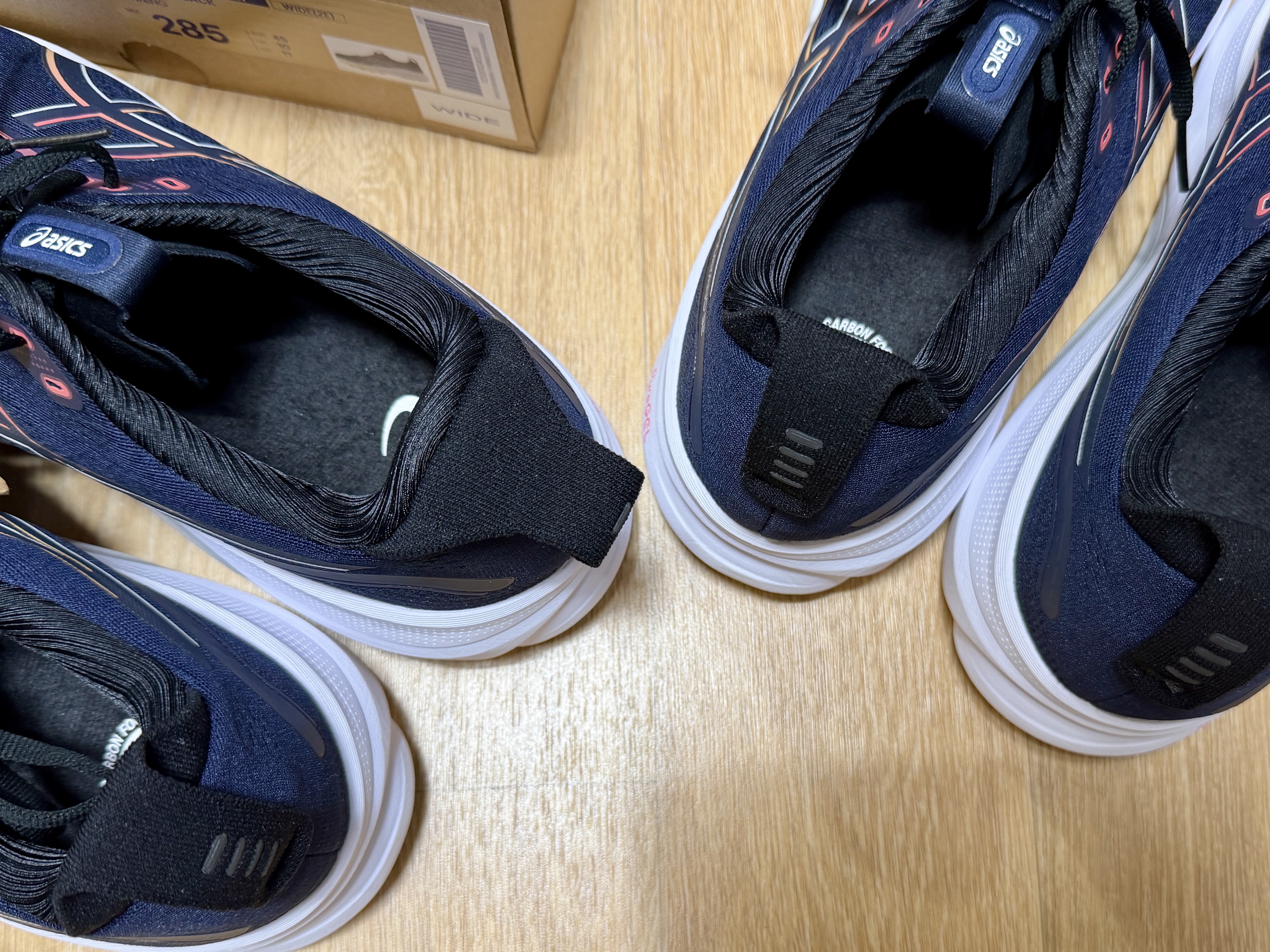 Asics Gel-Kayano 32 Midnight Black - 2E Wide 착용 스타일 - 2