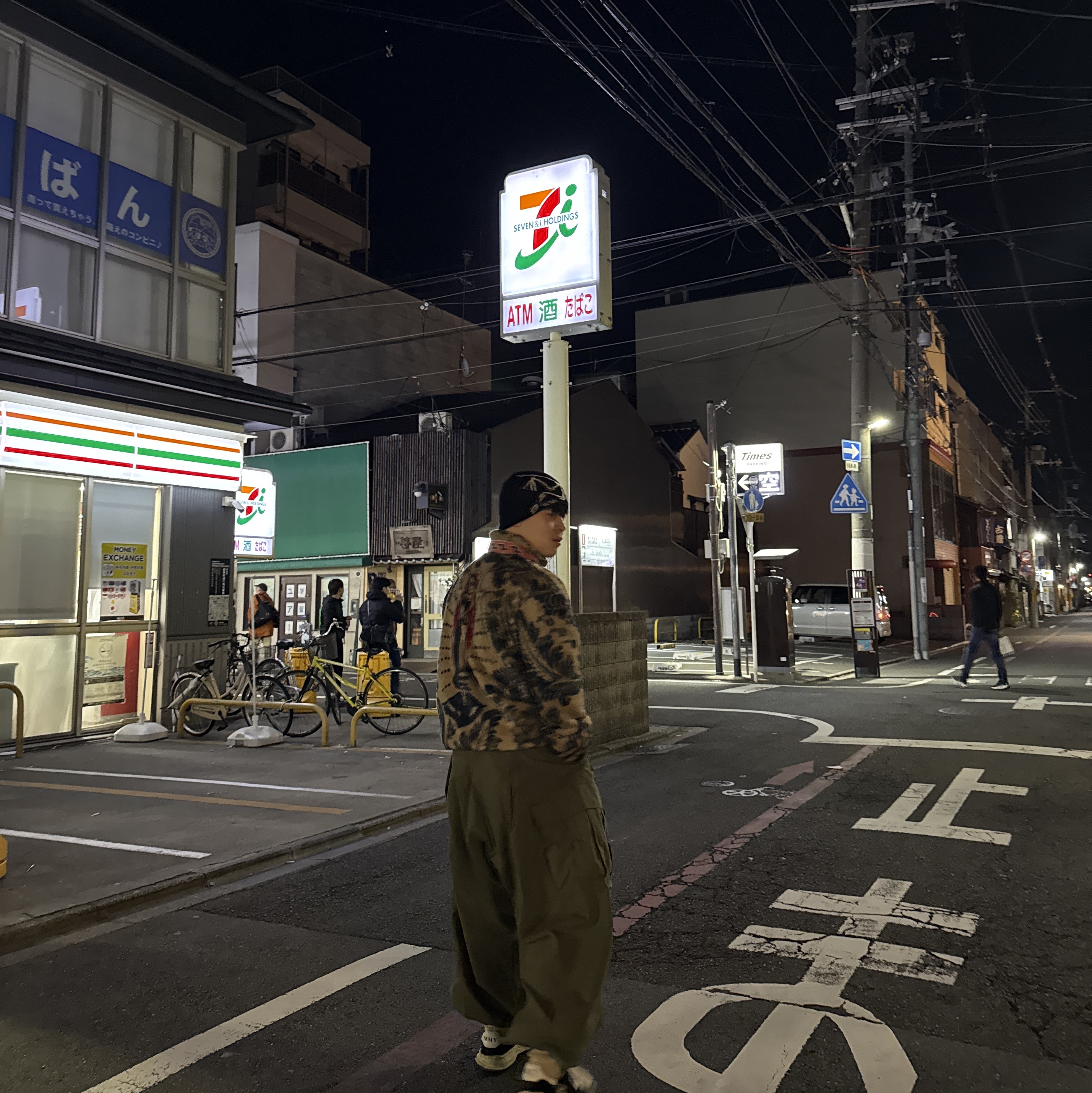 Kapital Ripstop Jumbo Cargo Pants Khaki, Maison Mihara Yasuhiro Blakey VL OG Sole Canvas Low-top Sneakers Black 착용 스타일 - 1
