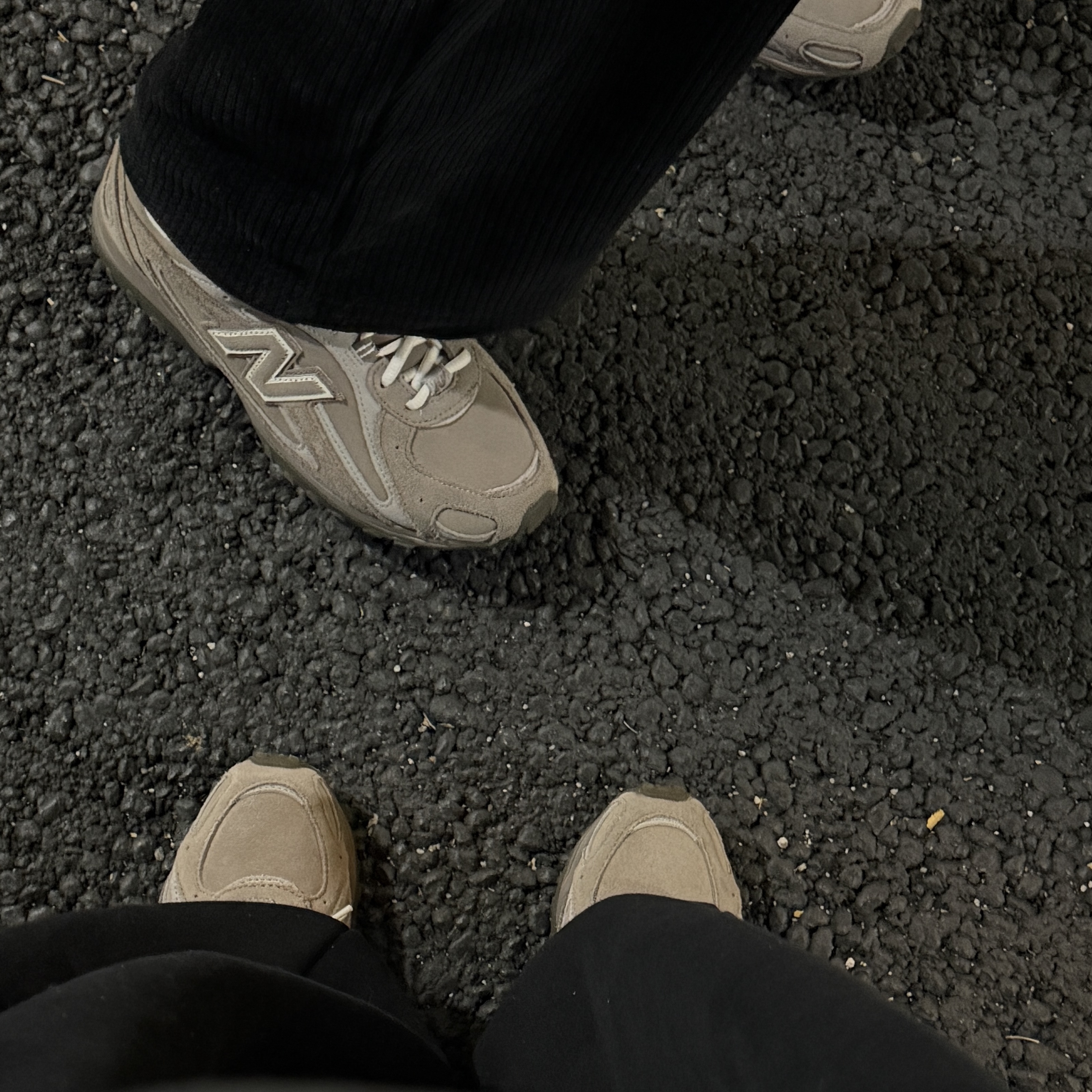 New Balance 204L Suede Mushroom Arid Stone 착용 스타일