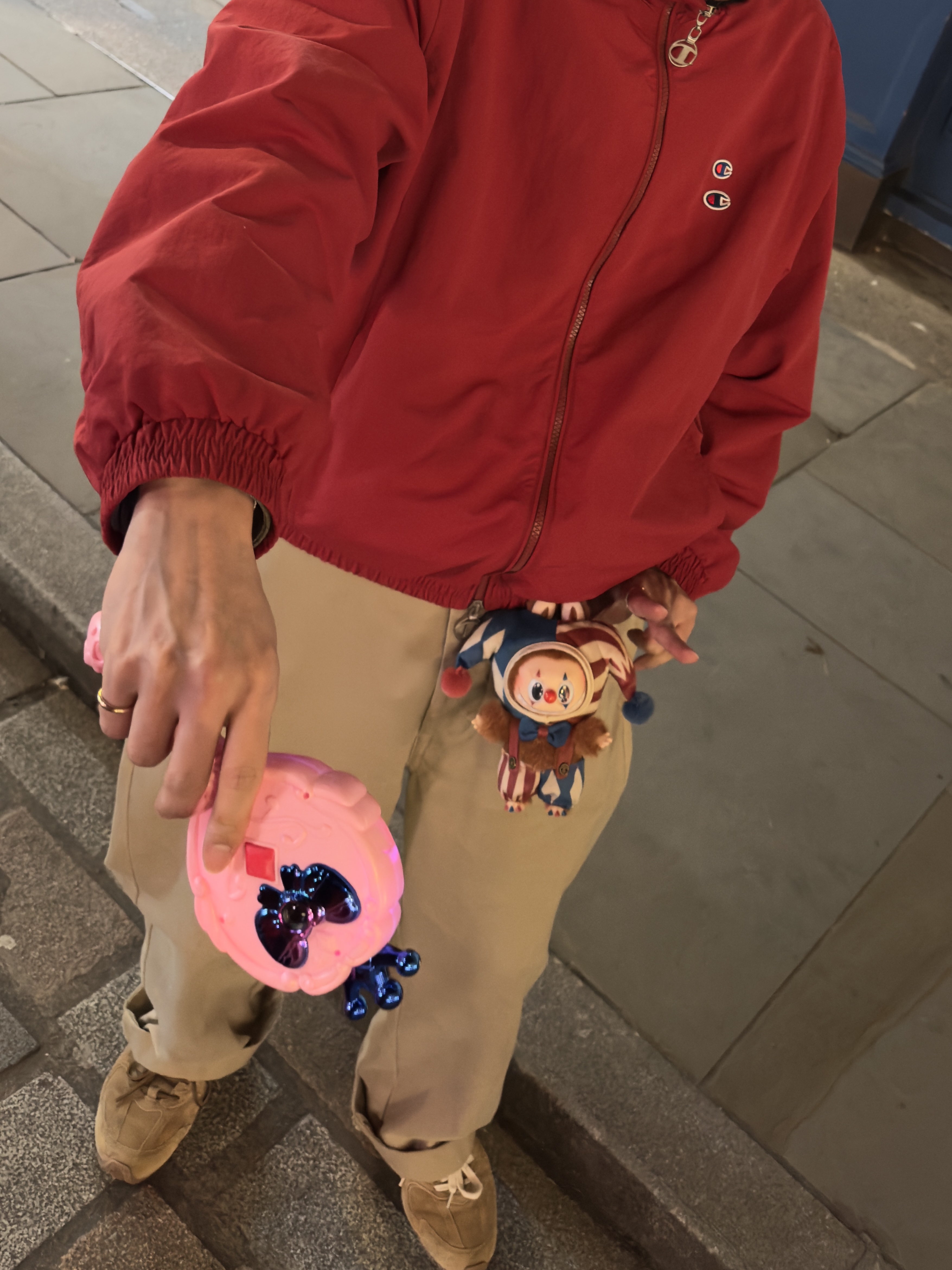 Zara x Champion Technical Patch Jacket Red, (W) New Balance x Miu Miu 530 Suede Mesh Sneakers Ecru 착용 스타일 - 5
