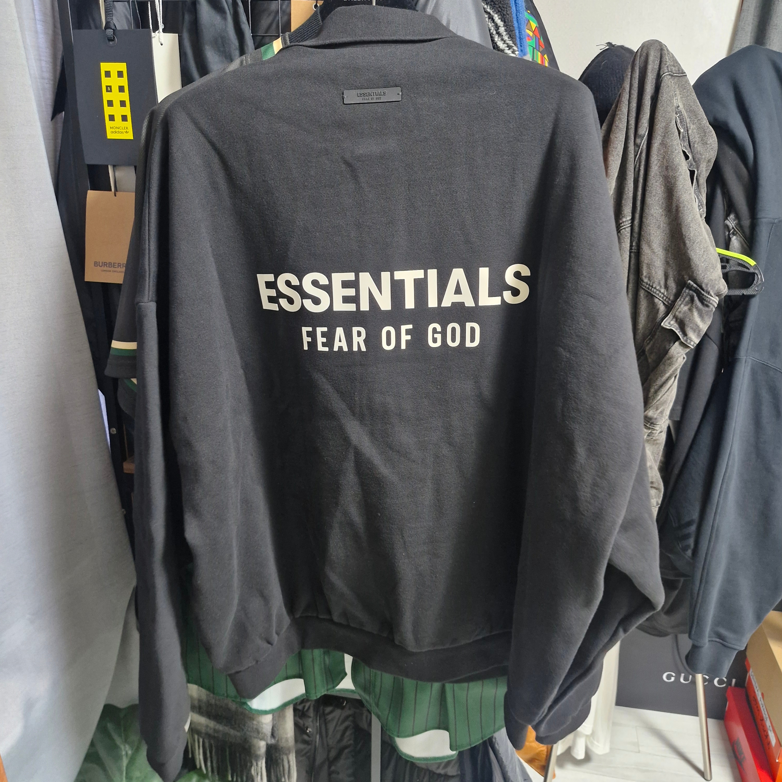 Essentials Fleece Polo Sweatshirt Black - 24FW 착용 스타일 - 2