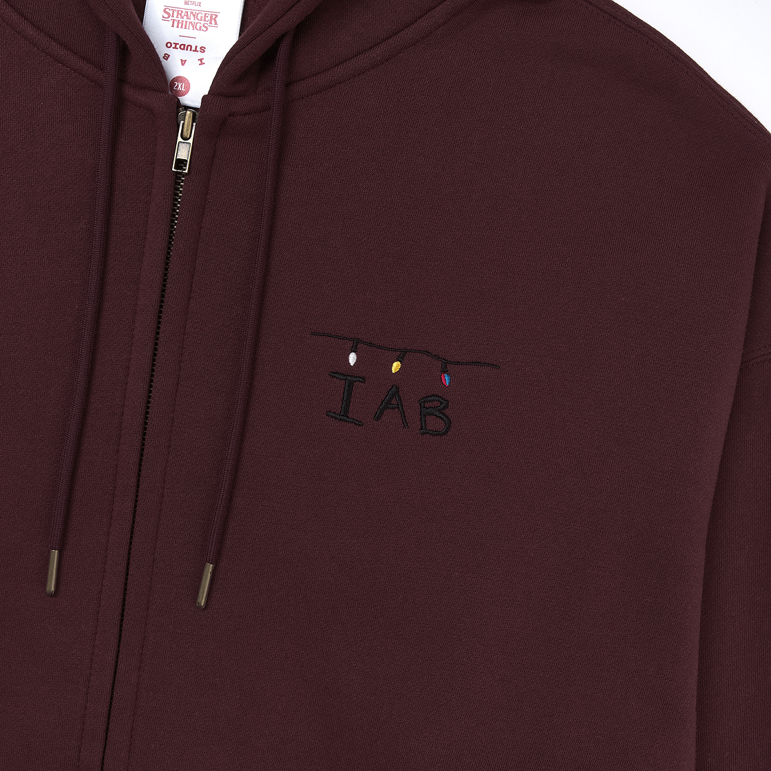 아이앱 스튜디오 x 기묘한 이야기 트리 라이츠 집업 후드 버건디(IAB Studio x Stranger Things Tree Lights Zip-up Hoodie Burgundy) - 3