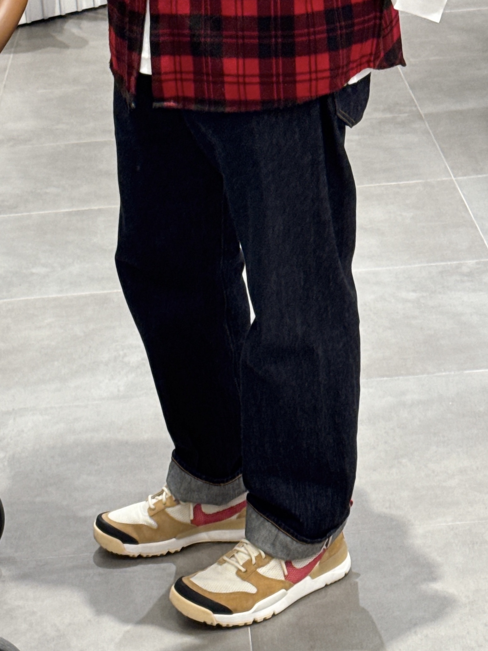 Nike x Tom Sachs Mars Yard Shoe 3.0 Space Camp 착용 스타일 - 2