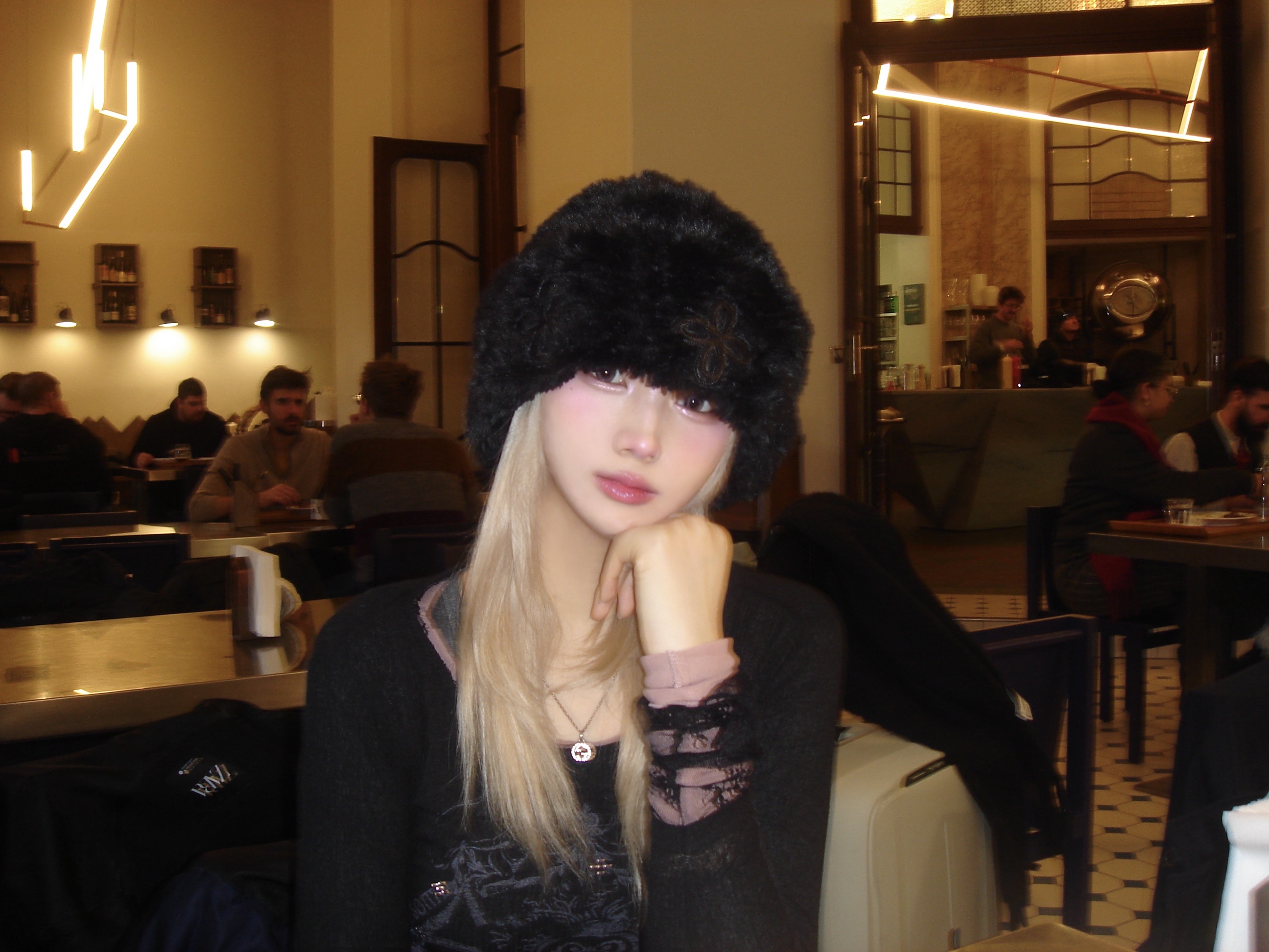 Surgery Leather Patch Fur Beanie Black, Gucci Interlocking G Pendant Necklace Silver 착용 스타일