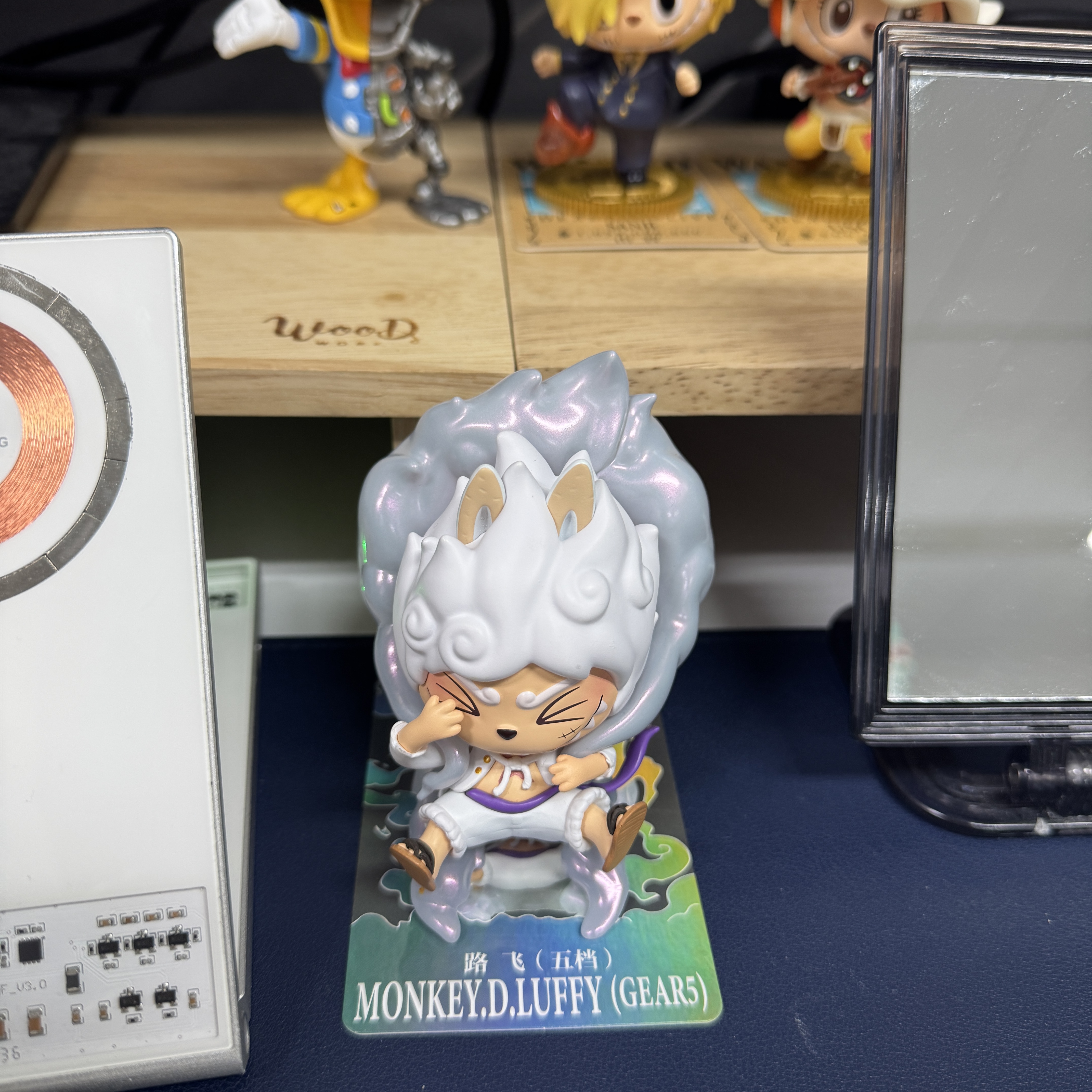 Pop Mart Labubu The Monsters x One Piece Series Figures Monkey.D.Luffy (Gear 5) (Opened Case) 착용 스타일