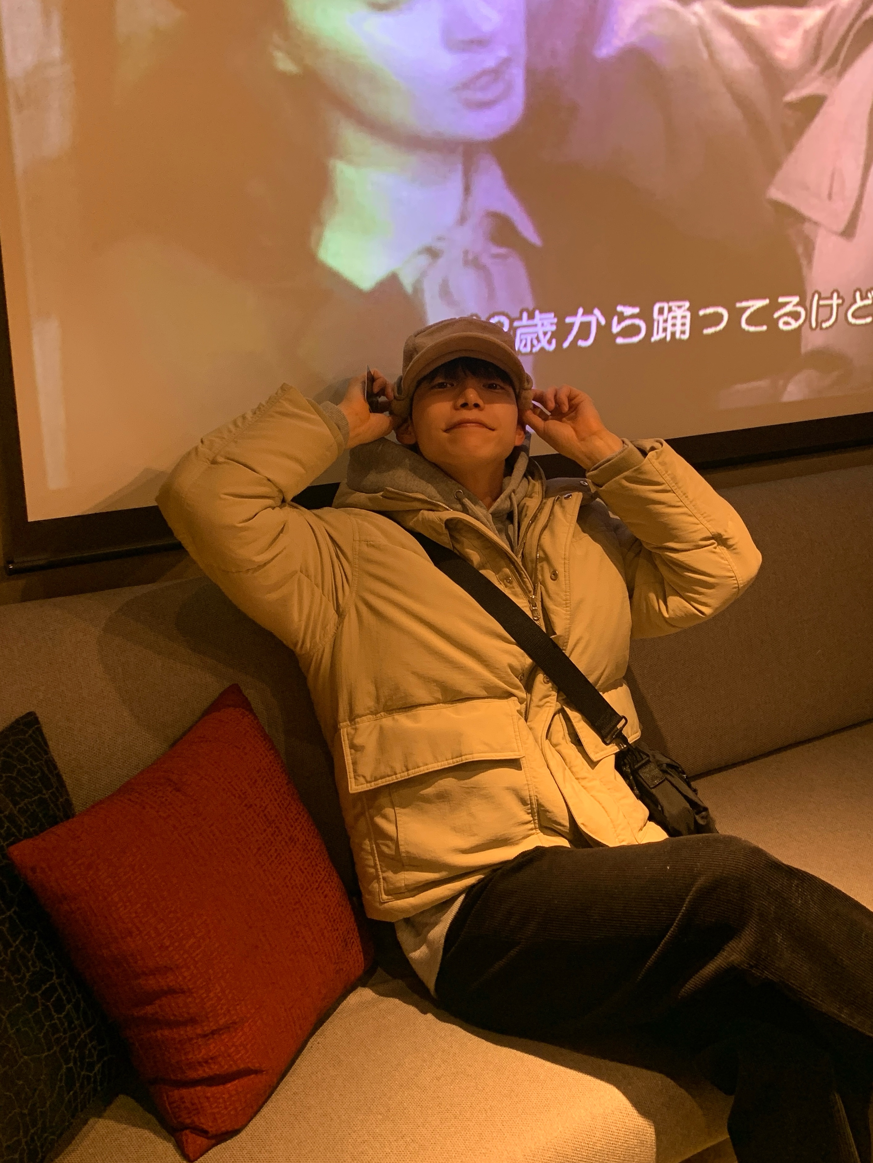 The North Face Puffy Fleece Earmuff Cap Beige, Porter Force 2Way Waist Bag Black 착용 스타일 - 1