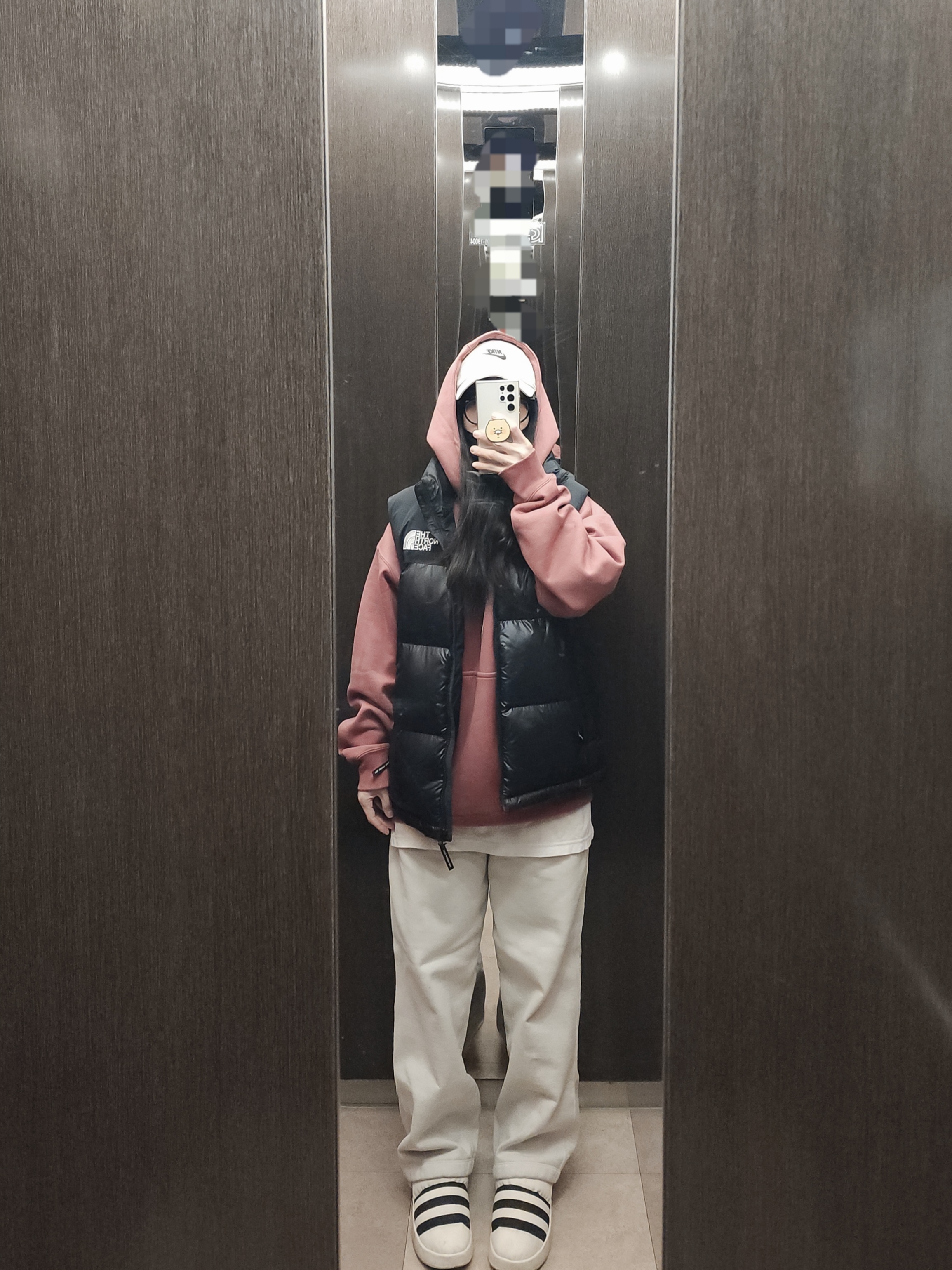 Adidas Puffylette Off White, Nike NSW Swoosh Open Hem Fleece Pants  - Asia 착용 스타일