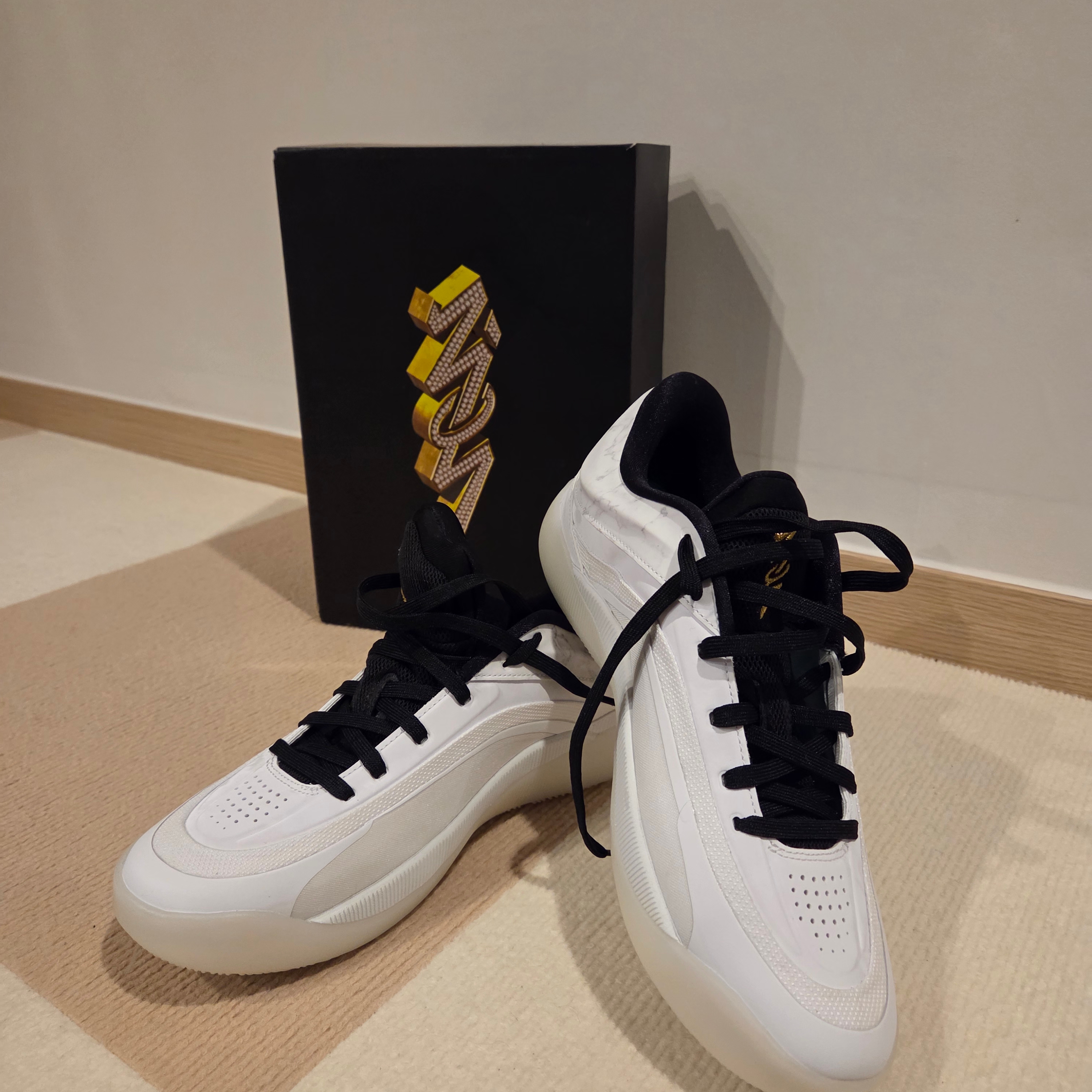 Jordan Zion 4 PF White Black 착용 스타일 - 1