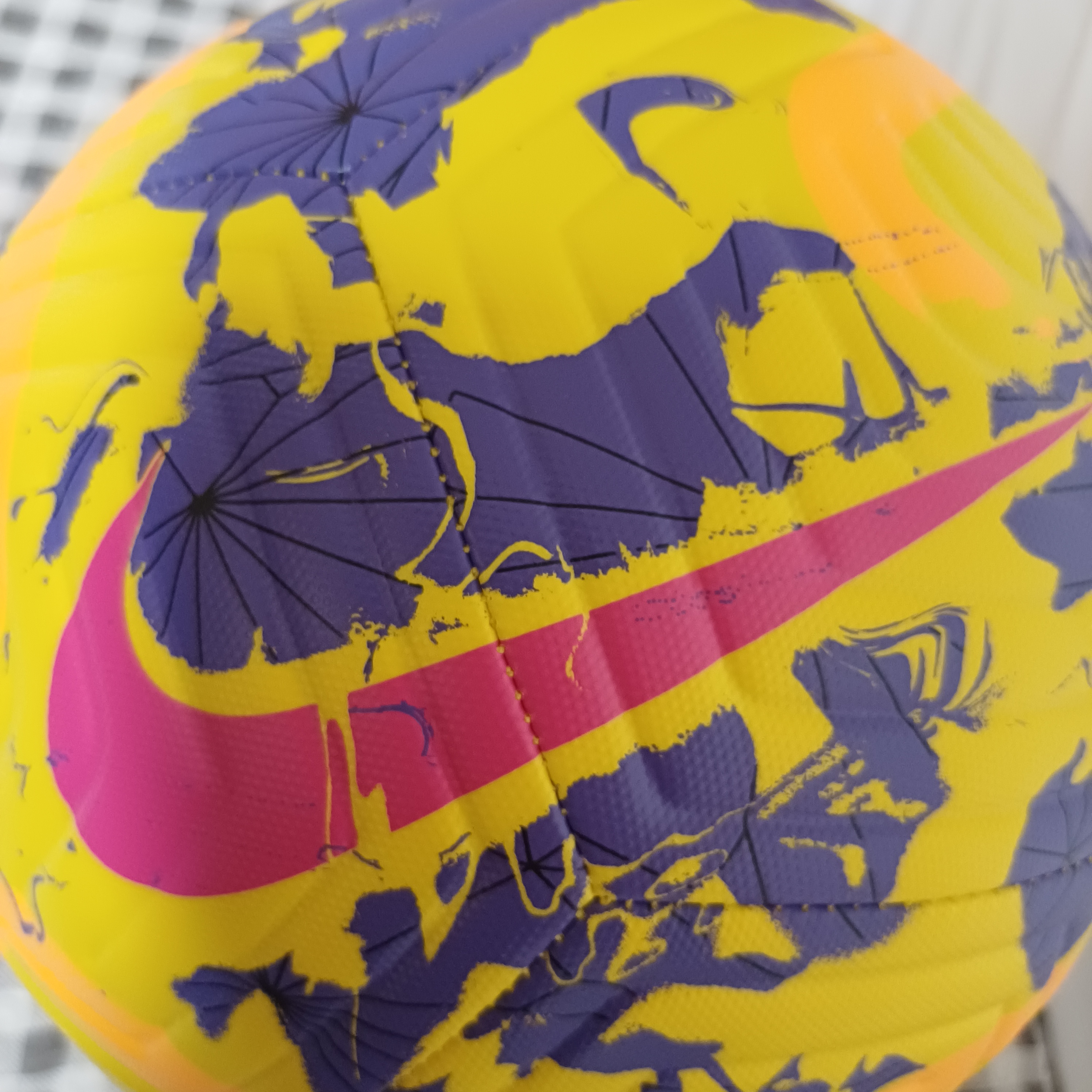 Nike Premier League 2023/24 Academy Football Yellow Purple 착용 스타일