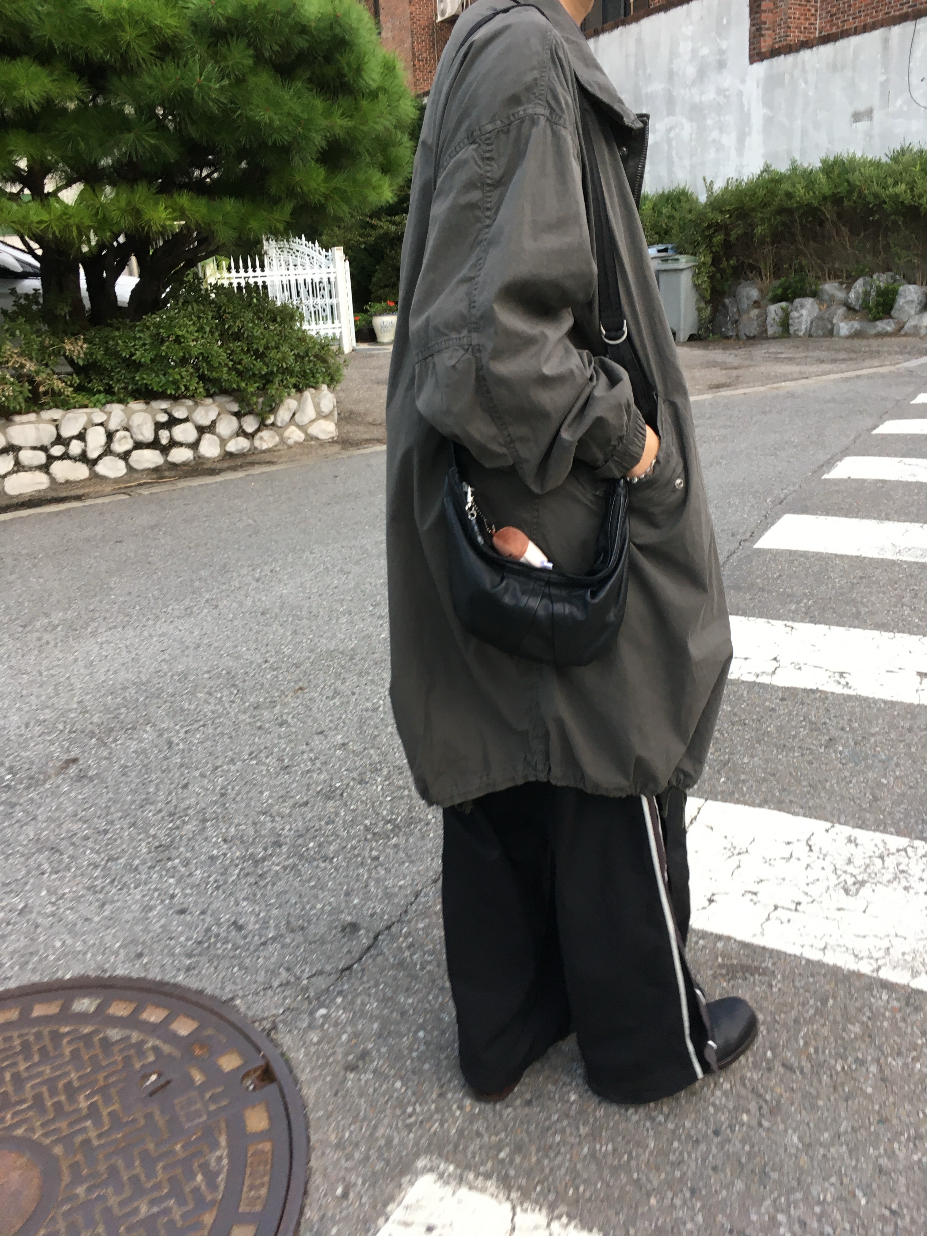 Polyteru Dell Parka Sage Gray, Polyteru 1011 Nylon Track Pants Sport Black 착용 스타일 - 2