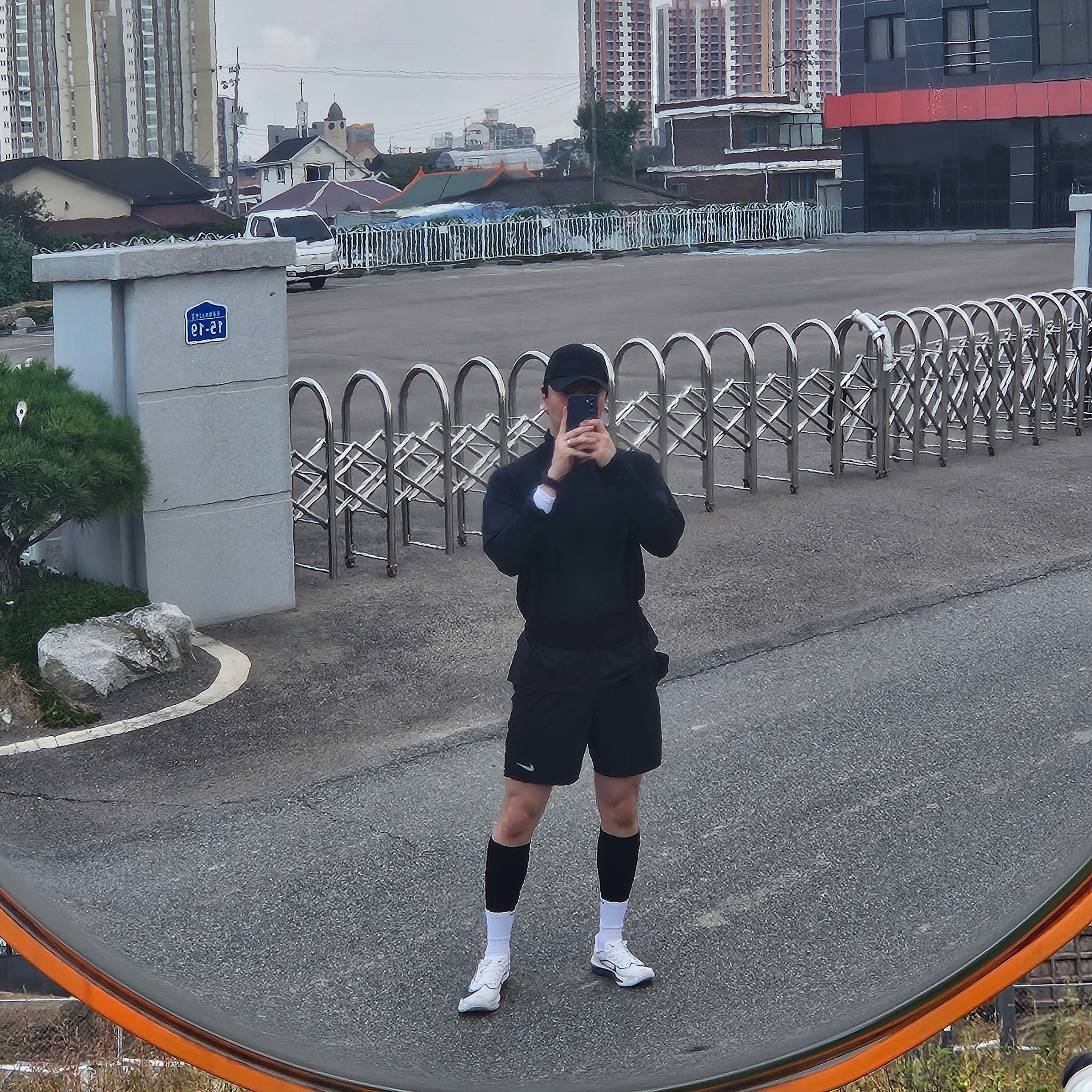 Nike Zoom Fly 6 White Smoke Grey, Under Armour Tech Half Zip Long Sleeve Black Charcoal 착용 스타일