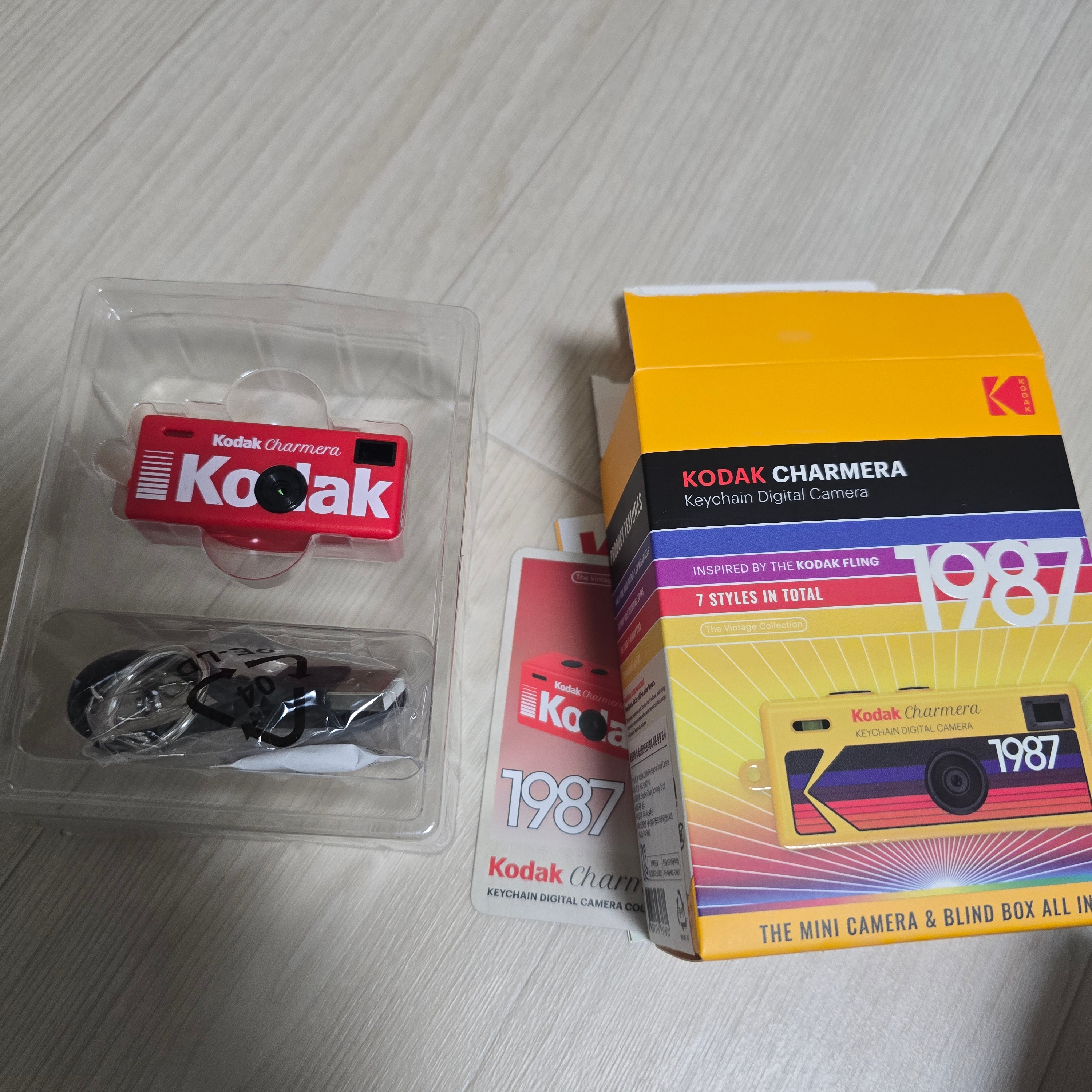 Kodak Charmera Key Chain Film Camera Sealed Case (1 Blind Box) 착용 스타일