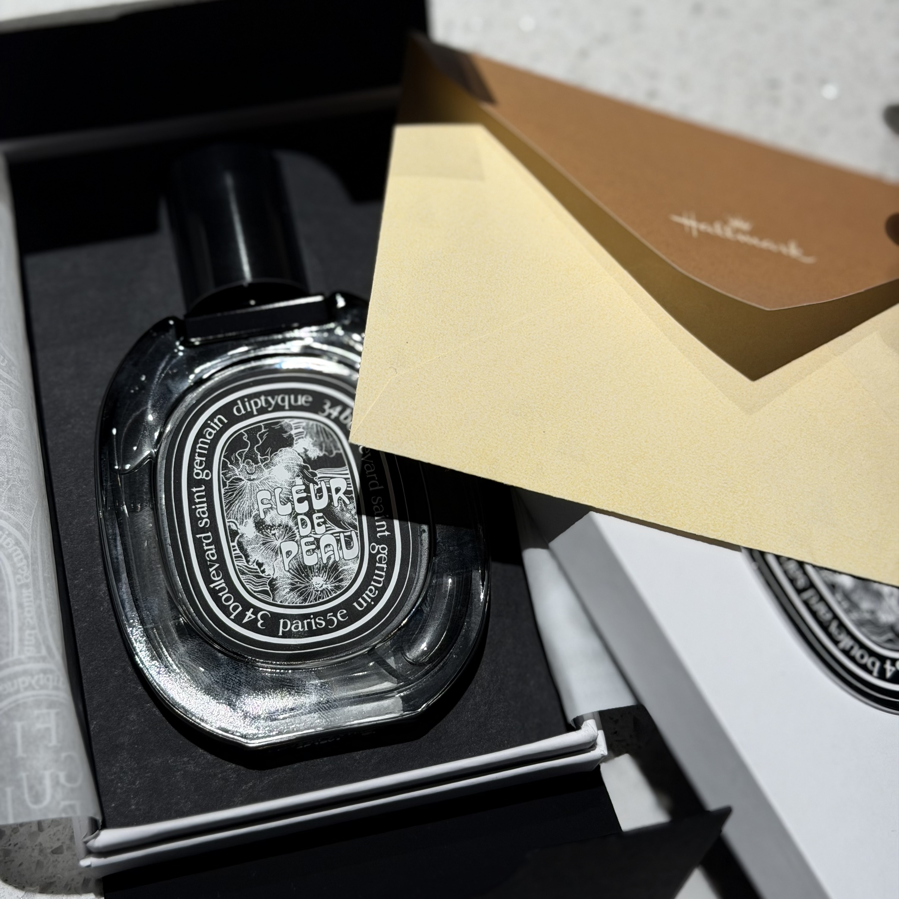 Diptyque Fleur De Peau Eau De Parfum 75ml 착용 스타일
