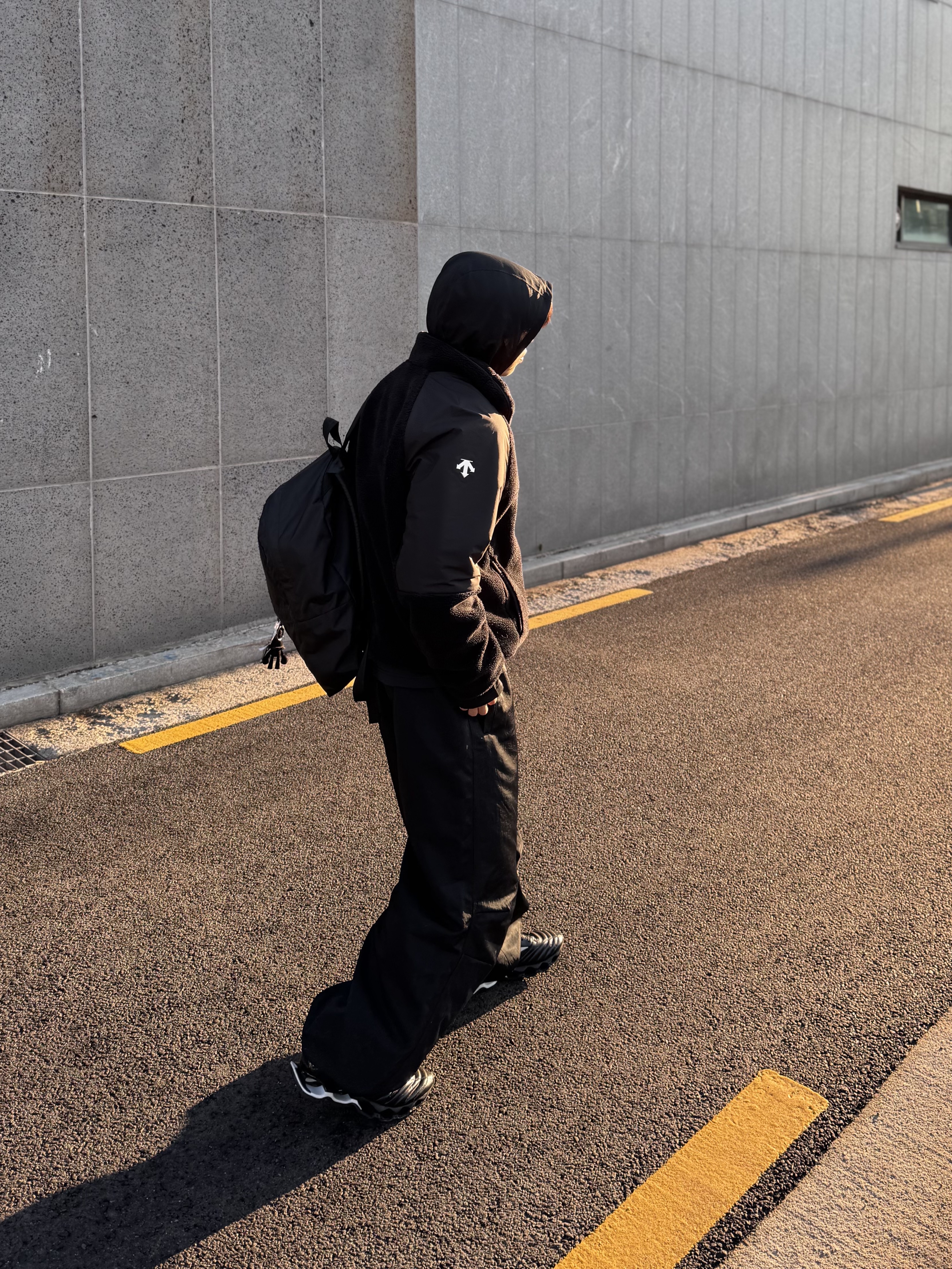 Nonnod Track Pants Black, Oakley Eye Jacket Redux Silver Frame Prizm Black Polarized Lenses High Bridge Fit 착용 스타일 - 5