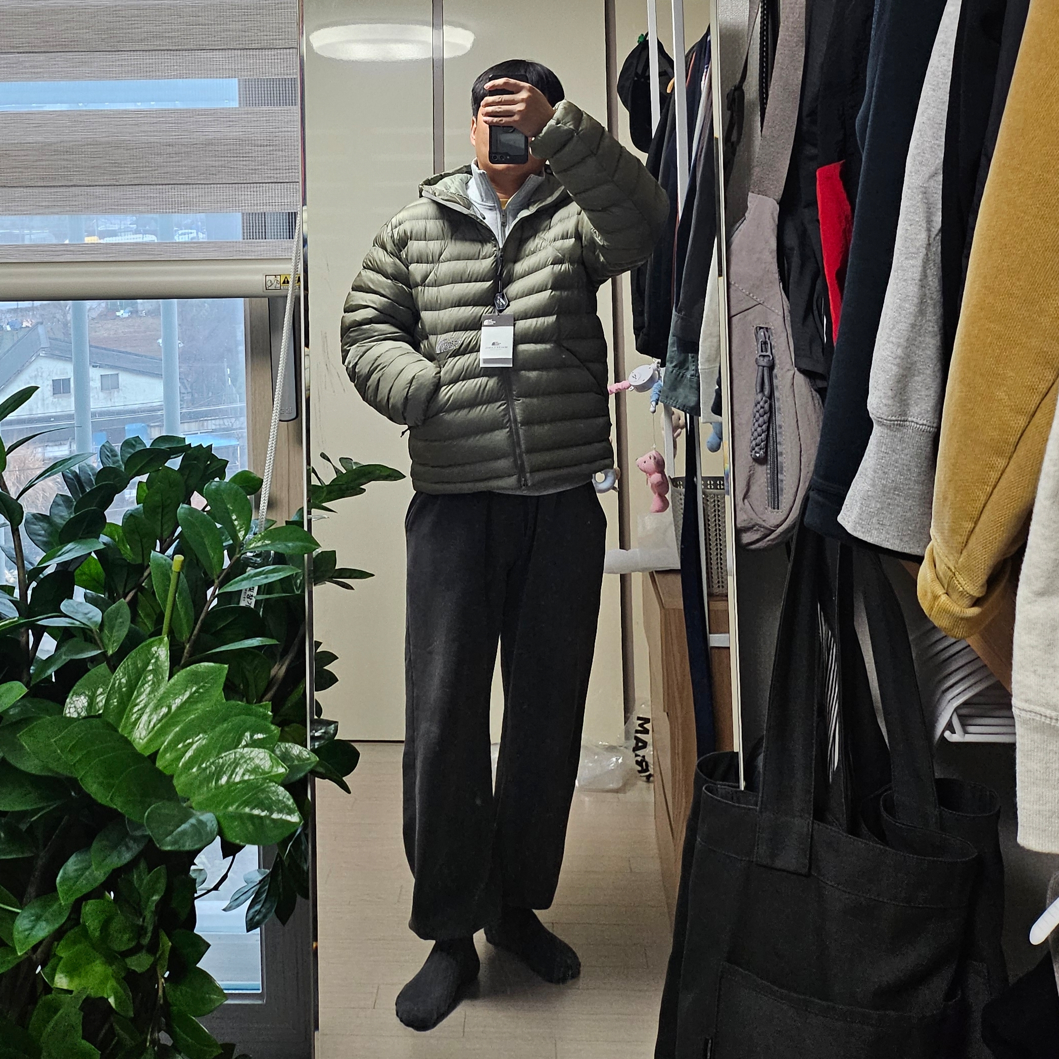 The North Face Ventus On Jacket Light Khaki 착용 스타일