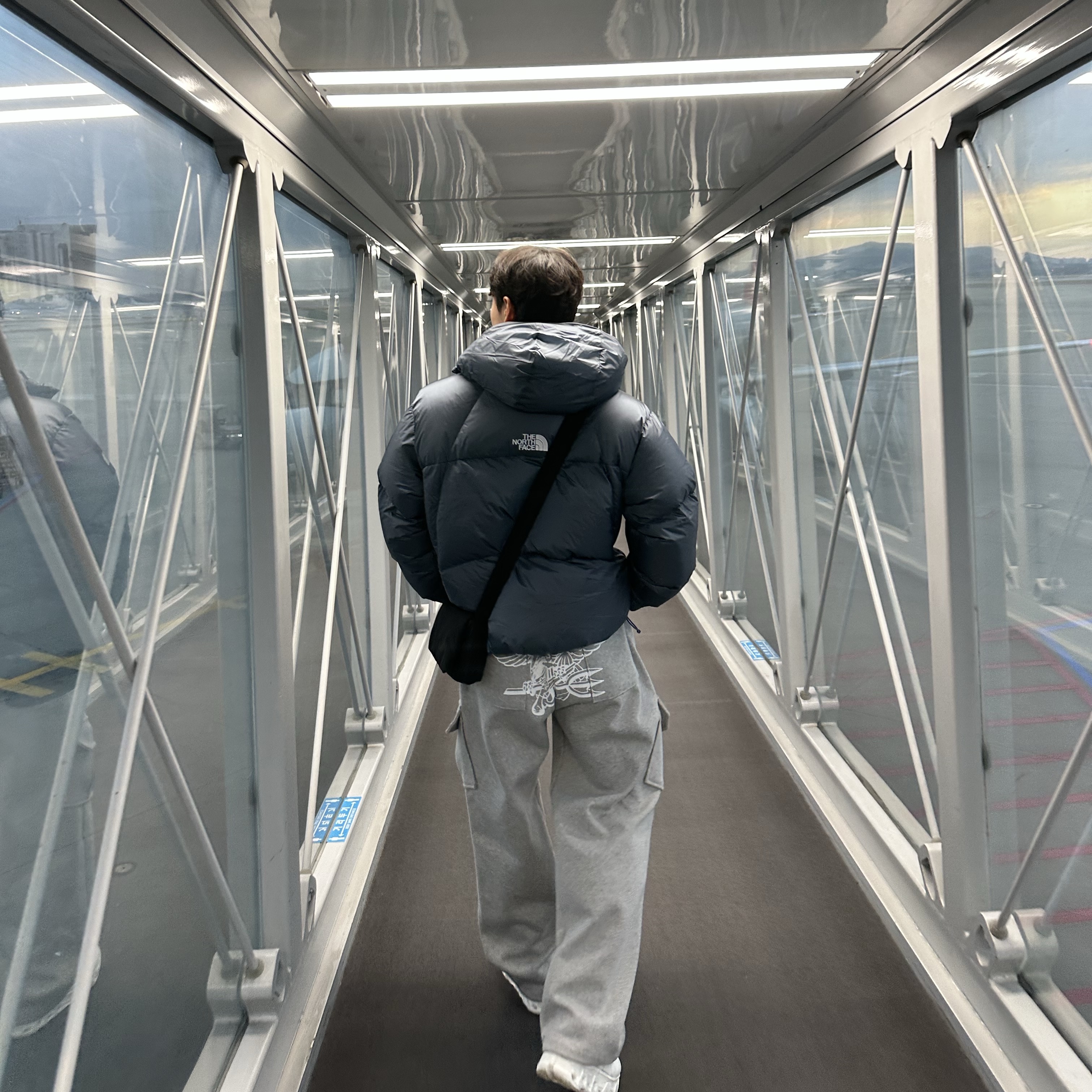 The North Face White Label Project Down Jacket RDS Dusk Blue, On Running x Post Archive Faction (Paf) Cloudmonster Hyper White 착용 스타일 - 2