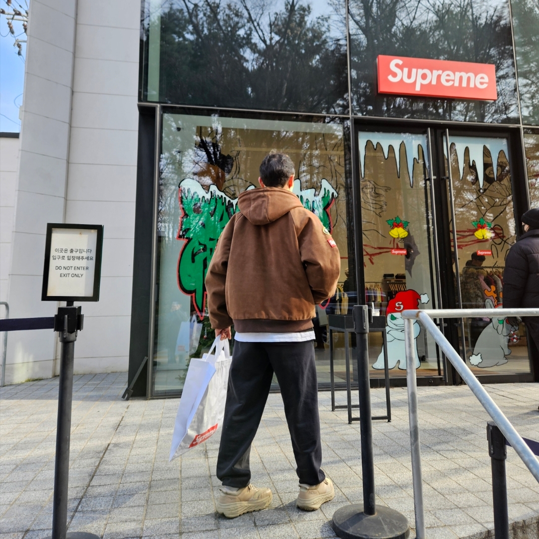 Supreme x Vanson Leathers Hooded Work Jacket Suede - 24FW, Nike x Stussy Washed Fleece Pants Black (FN5235-010) 착용 스타일 - 3