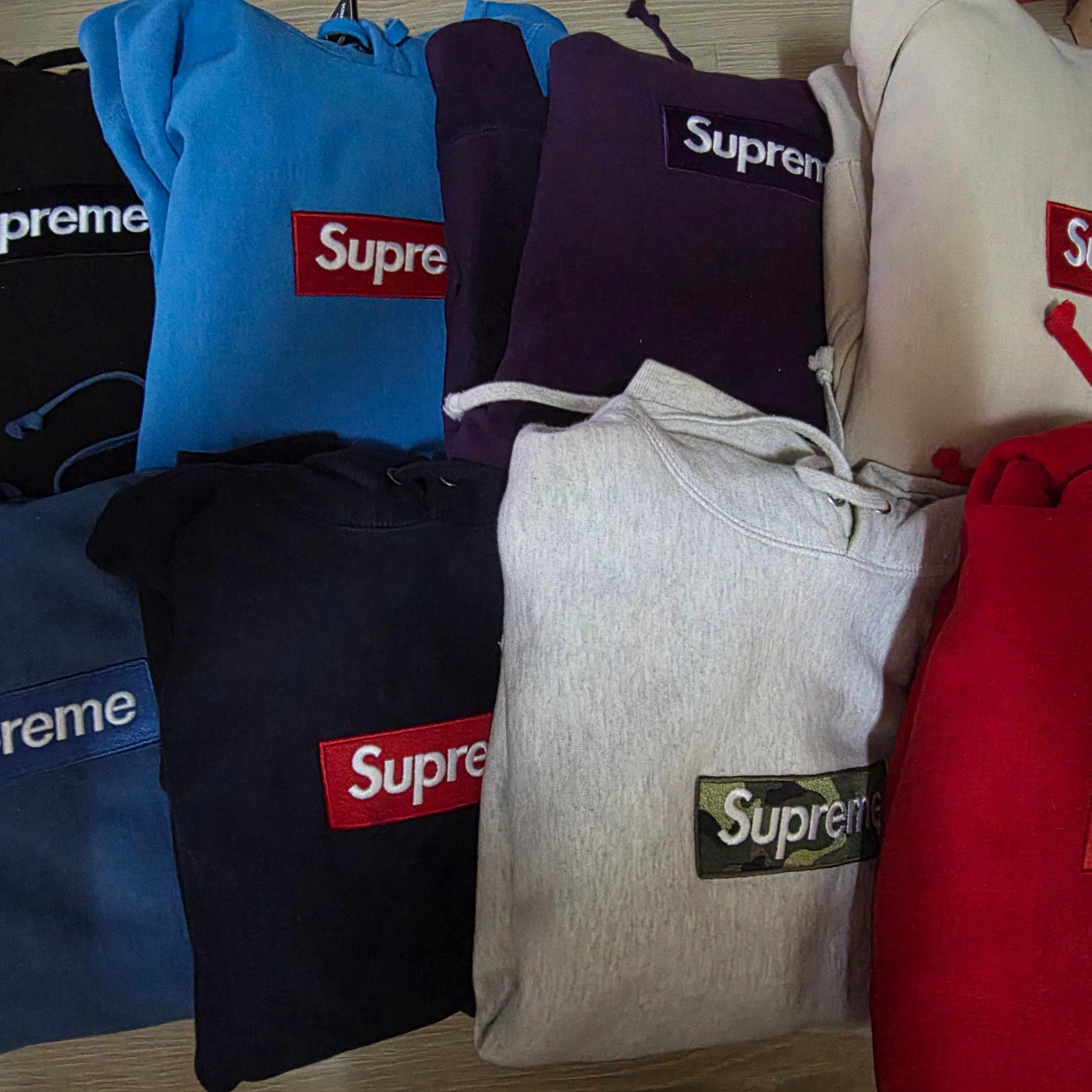 Supreme Box Logo Hooded Sweatshirt Cyan - 25FW, Supreme Box Logo Hooded Sweatshirt Navy - 24FW 착용 스타일 - 1