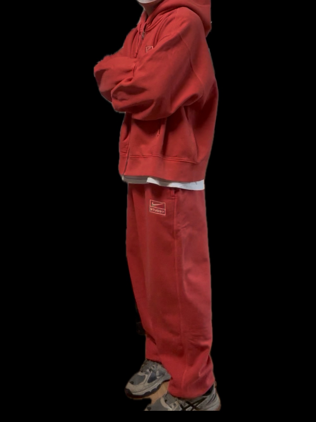 Nike x Stussy Pigment Dyed Fleece Pants Habanero Red (FJ9157-642) 착용 스타일 - 2