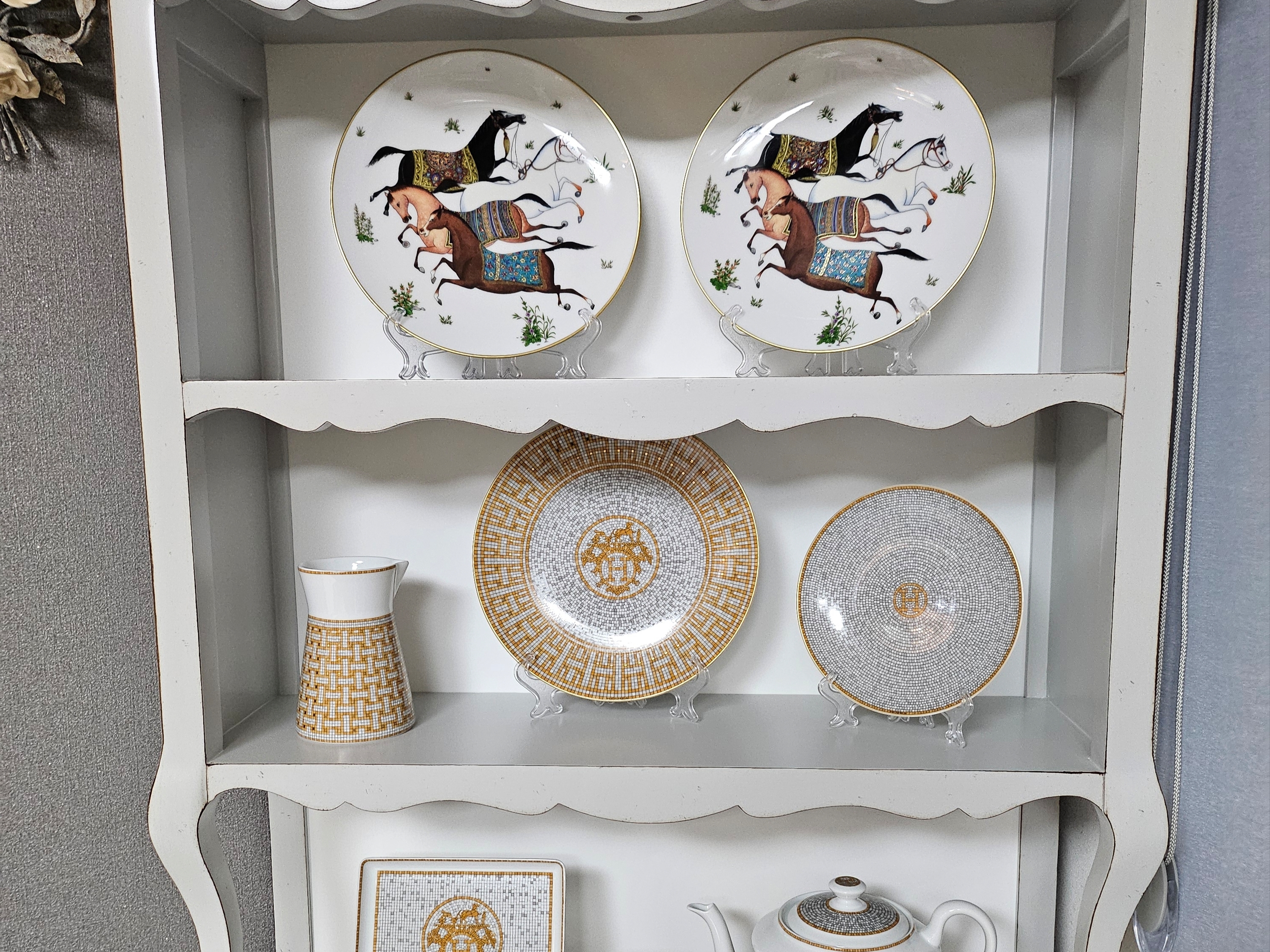 Hermes Cheval d'Orient Dessert Plate White (2 Plates) 착용 스타일