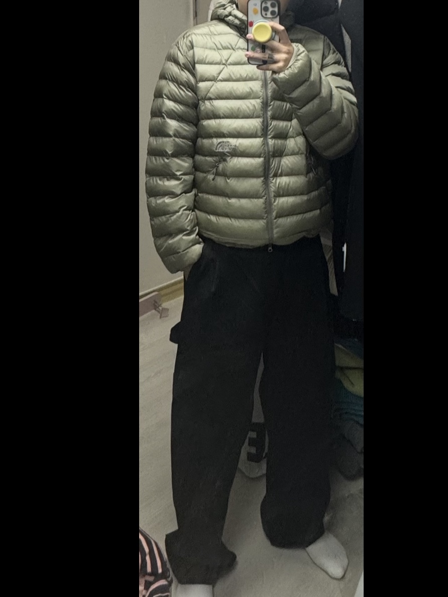 The North Face Ventus On Jacket Light Khaki 착용 스타일
