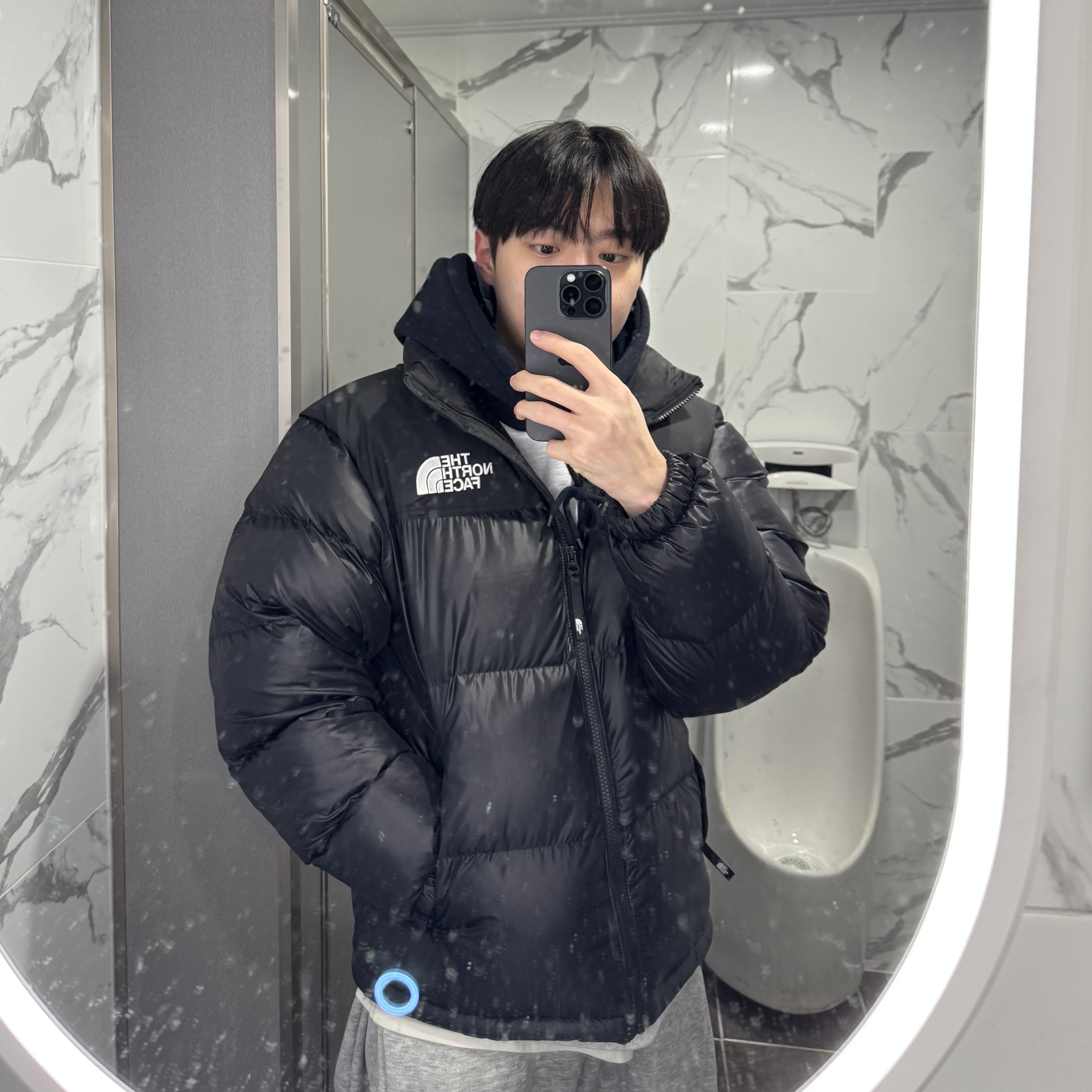 The North Face On Ball Jacket Black 착용 스타일