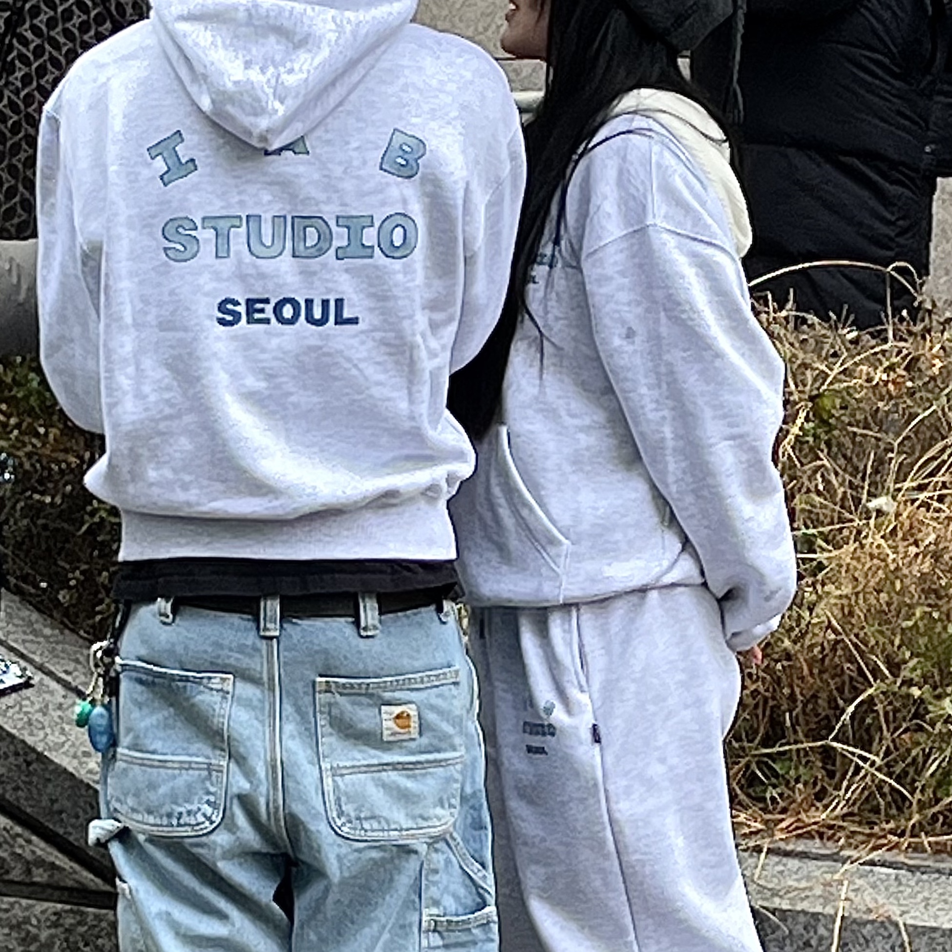 IAB Studio Seoul Hoodie Light Gray, IAB Studio Seoul Sweatpants Light Gray 착용 스타일