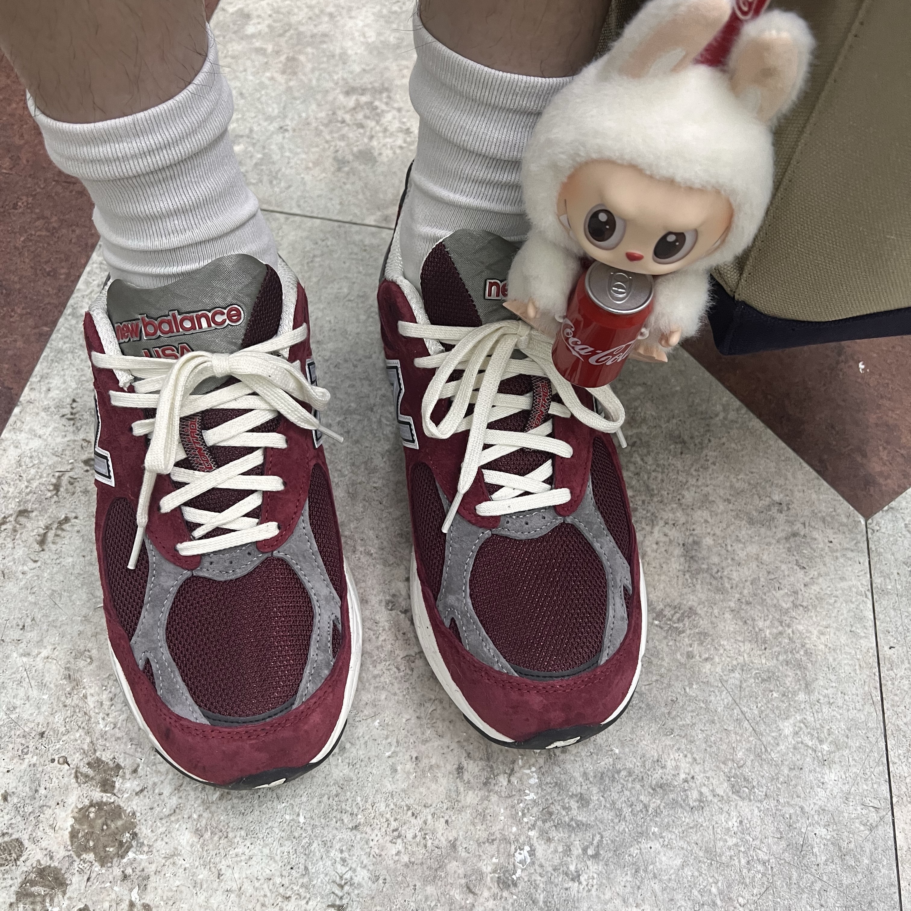 New Balance 990v3 Made in USA Scarlet Marblehead 착용 스타일