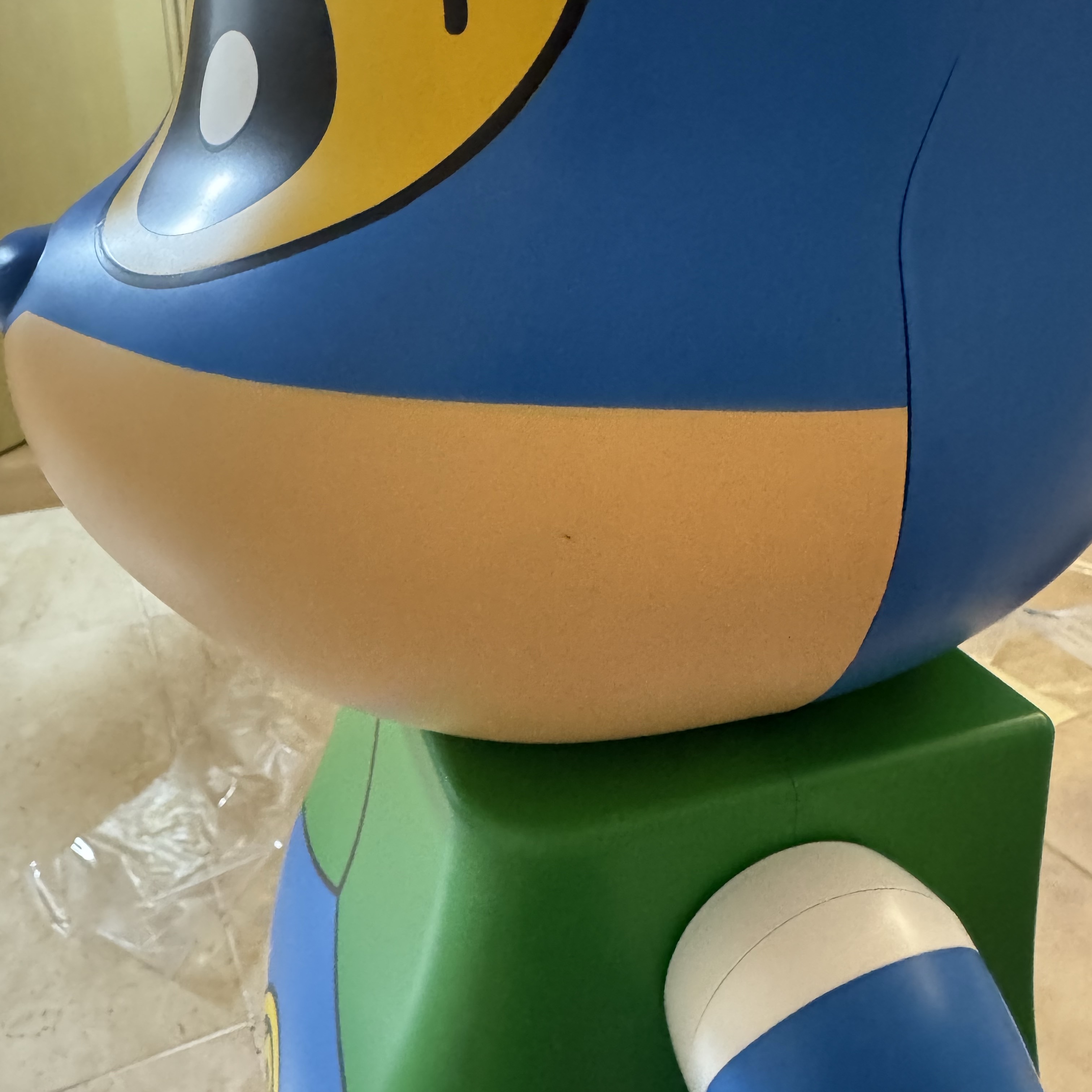 Bearbrick x Medicom Toy Exhibition 2025 Crayon Shin-chan Action Masked Shin-chan 1000％ 착용 스타일