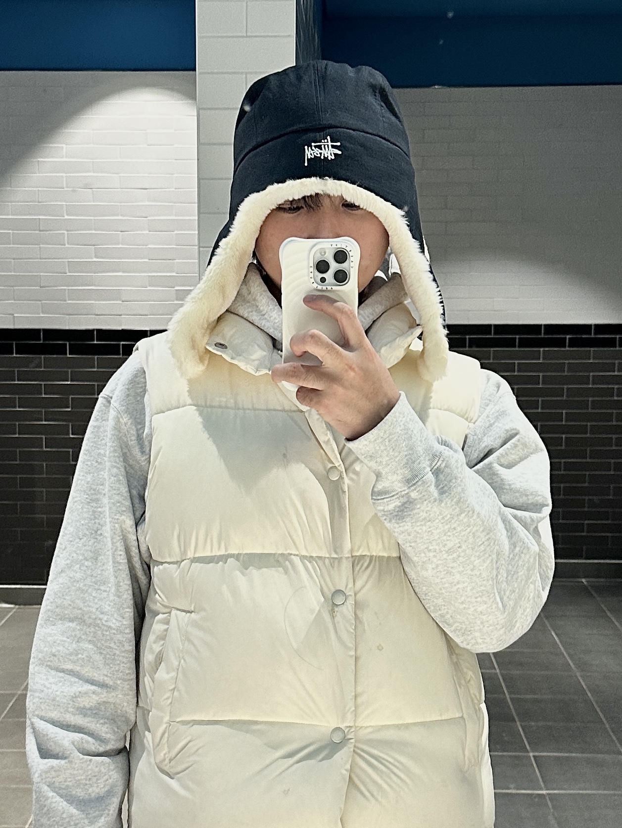 Stussy Ripstop Trapper Cap Navy, Clarks x Human Made Desert Made Beige 착용 스타일 - 1