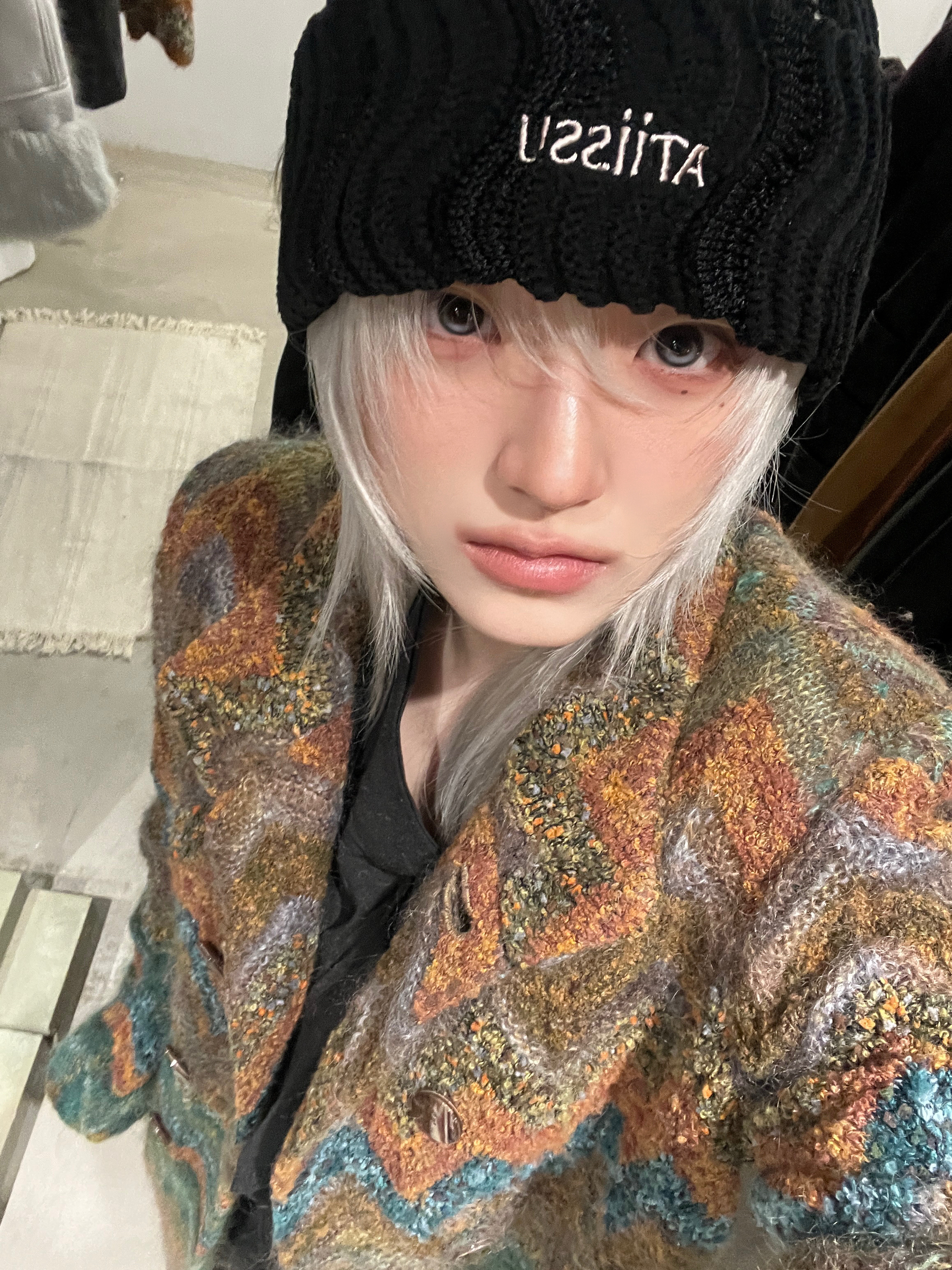 Atiissu Weave Beanie Black 착용 스타일 - 1