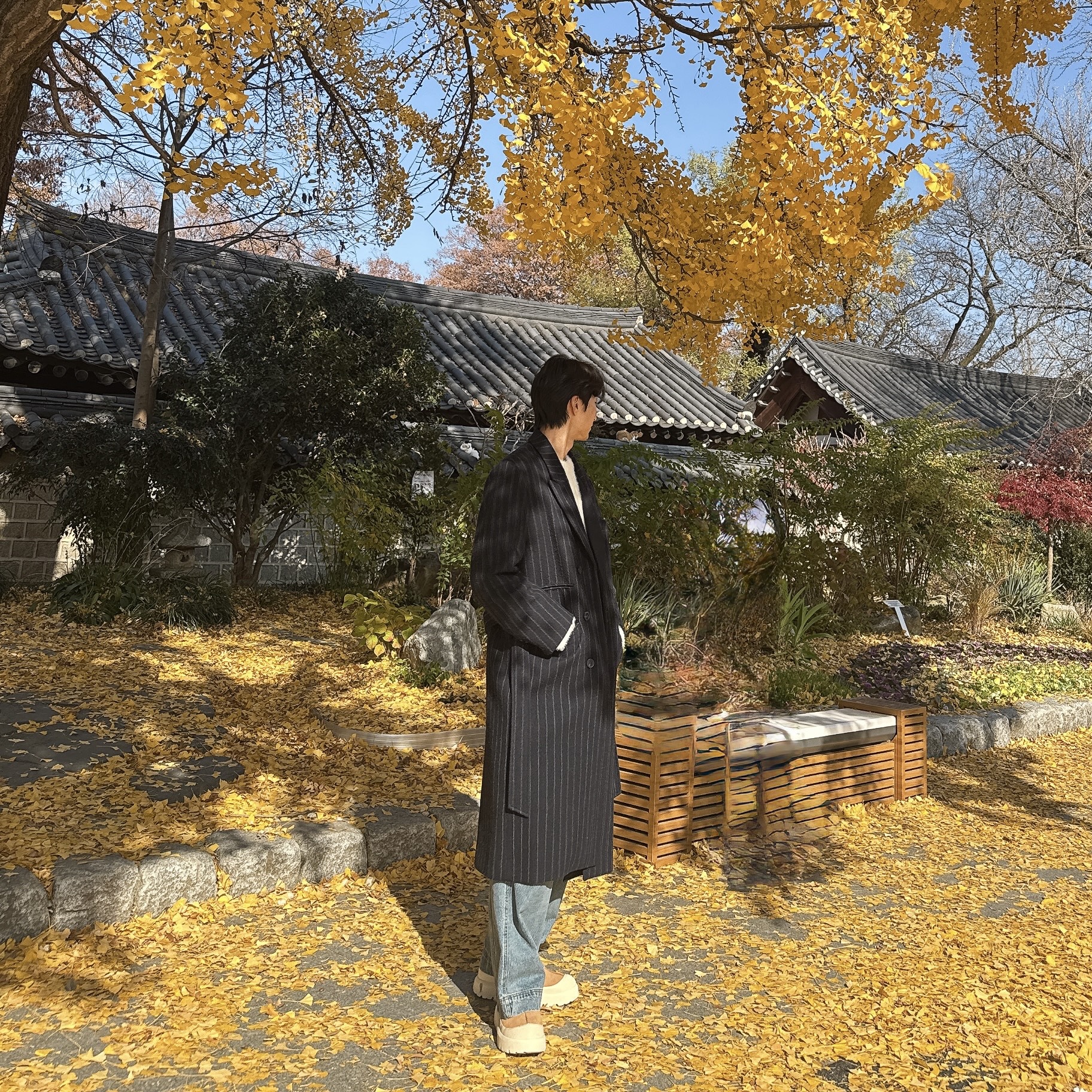UGG Tasman Weather Hybrid Chestnut Whitecap 착용 스타일 - 1