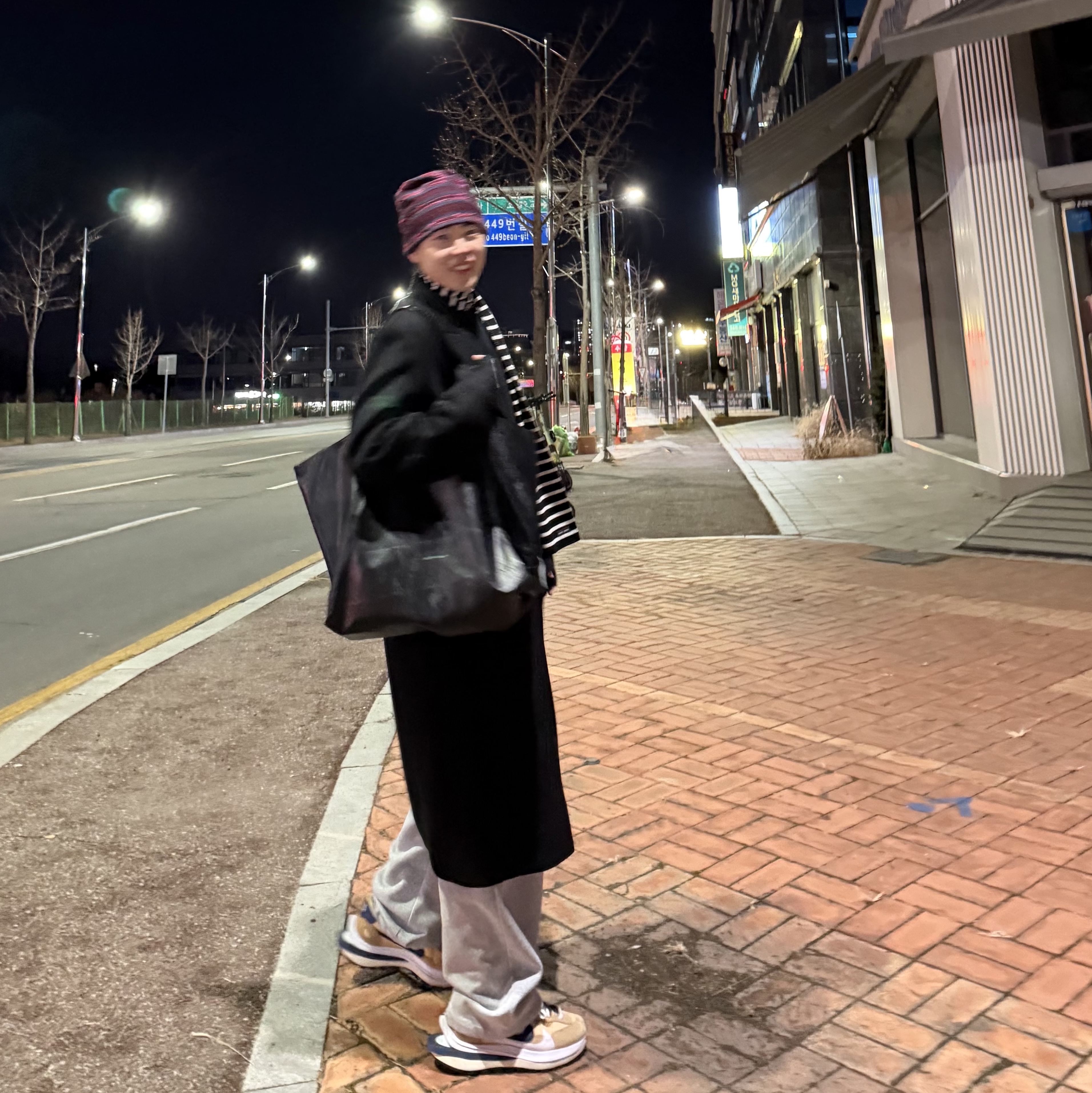 Nike x Sacai VaporWaffle Sesame and Blue Void 착용 스타일 - 2