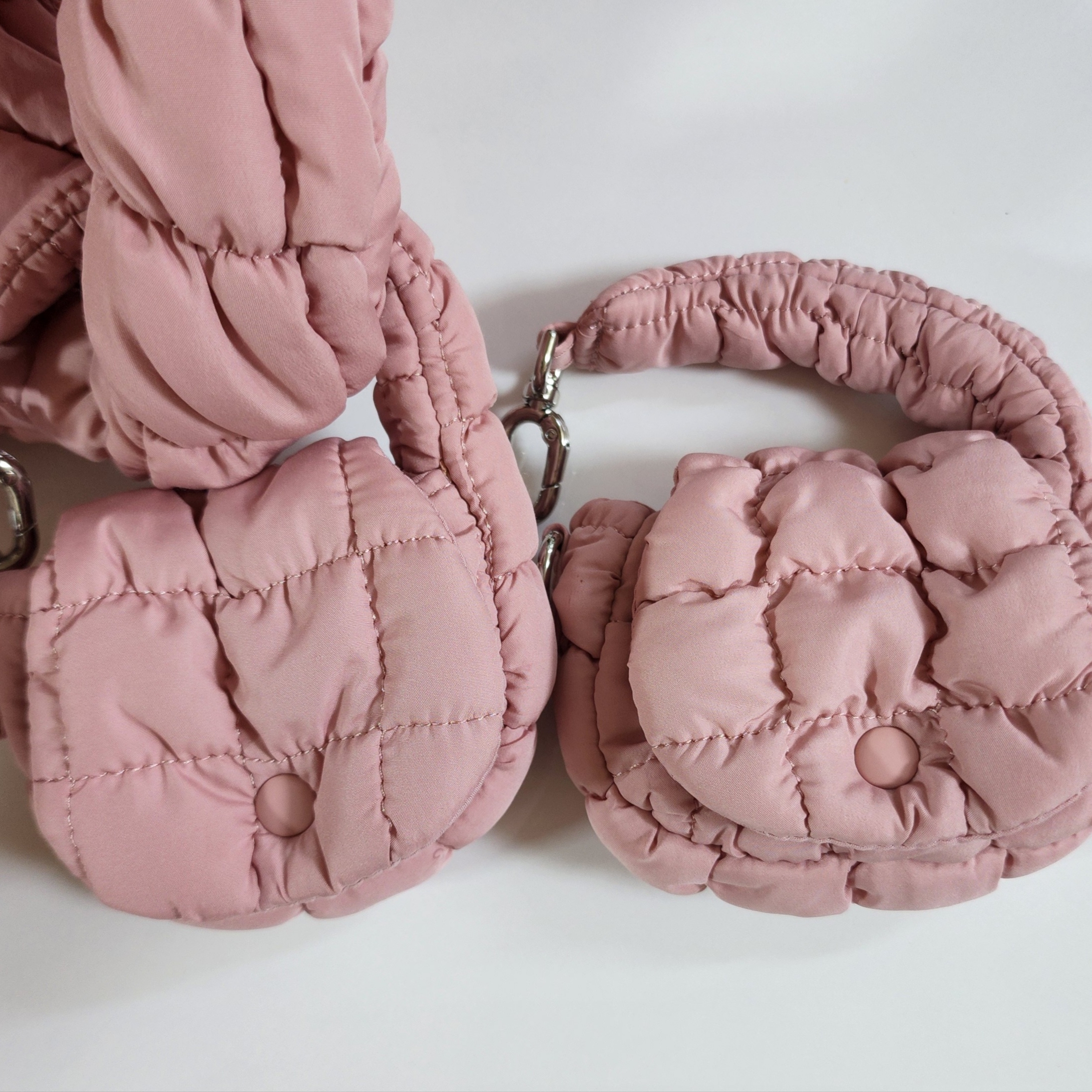 COS Quilted Nano Bag Pink, COS Quilted Nano Bag Pink 착용 스타일 - 4