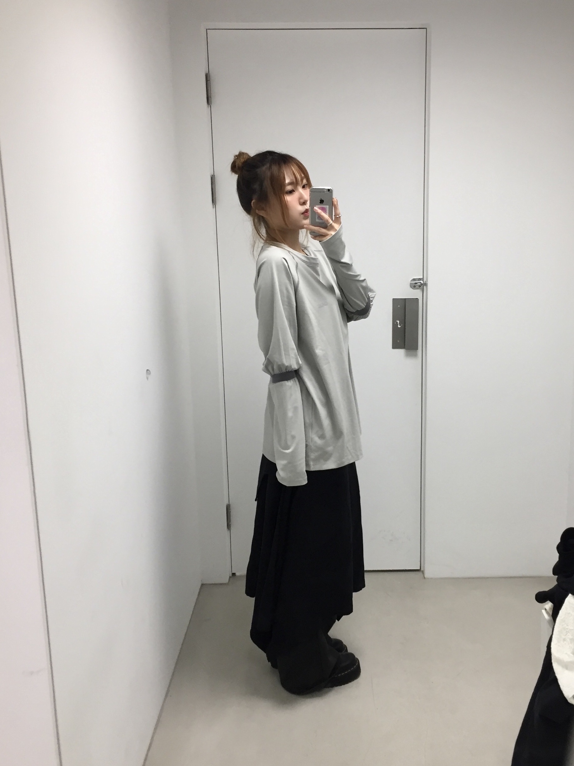 OJOS Mesh Band Puff Sleeve Mint Grey 착용 스타일 - 5