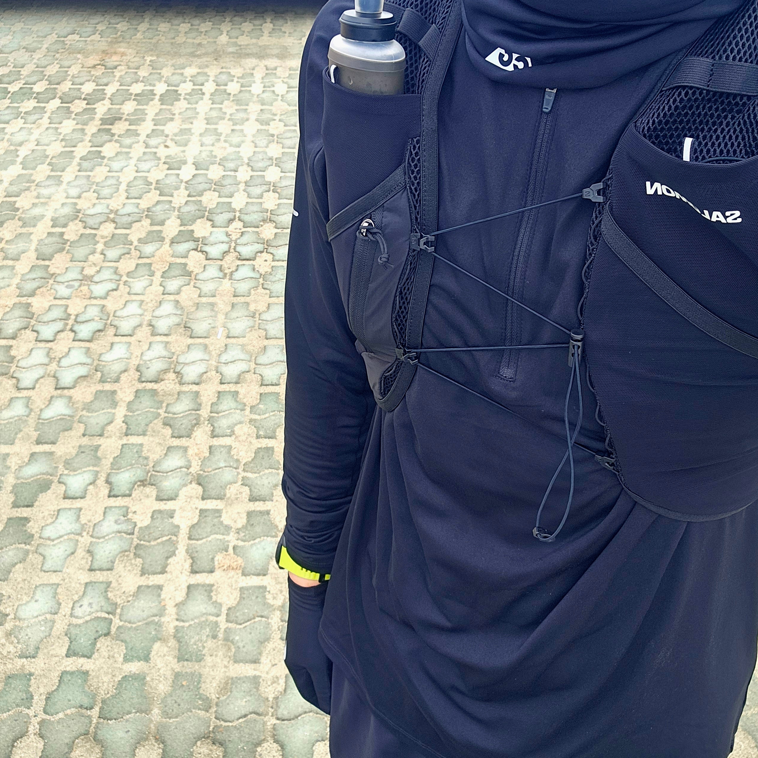 Salomon Active Skin 4 Set Black Metal, Nike Miler Running Gloves Black Silver 착용 스타일