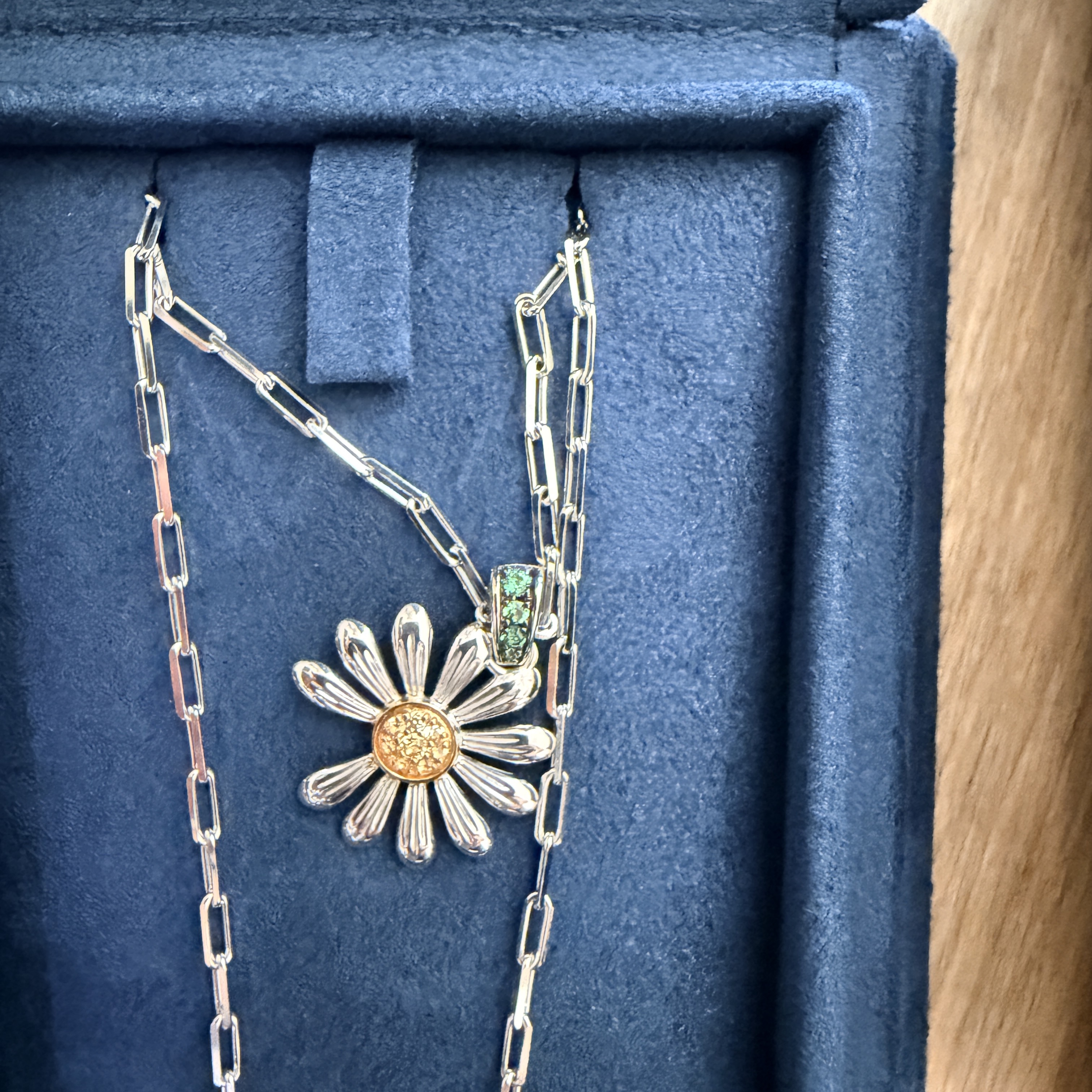 Jacob & Co x Peaceminusone Pendant Sterling Silver & Yellow Gold 착용 스타일