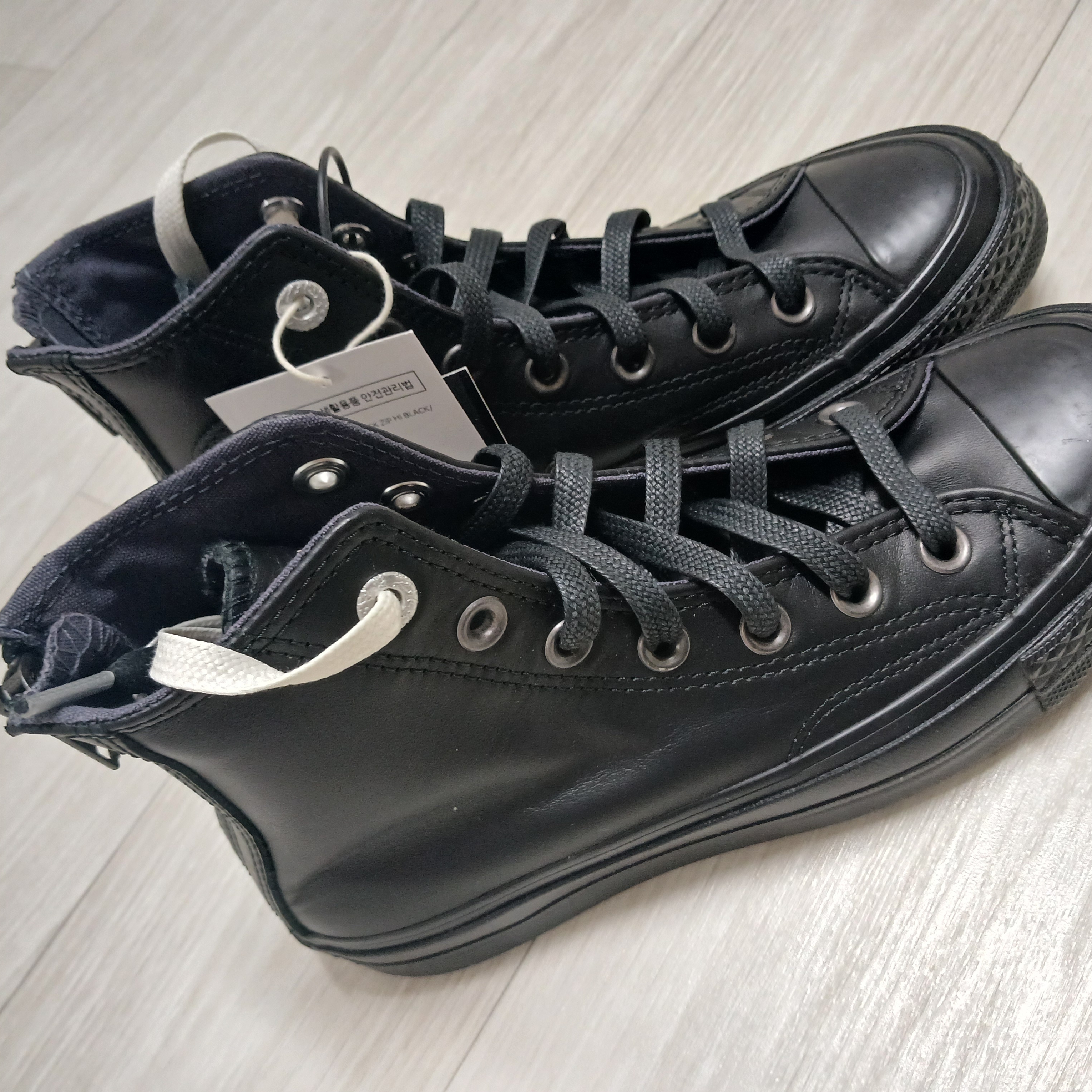 Converse Chuck 70 Leather Zip Black 착용 스타일
