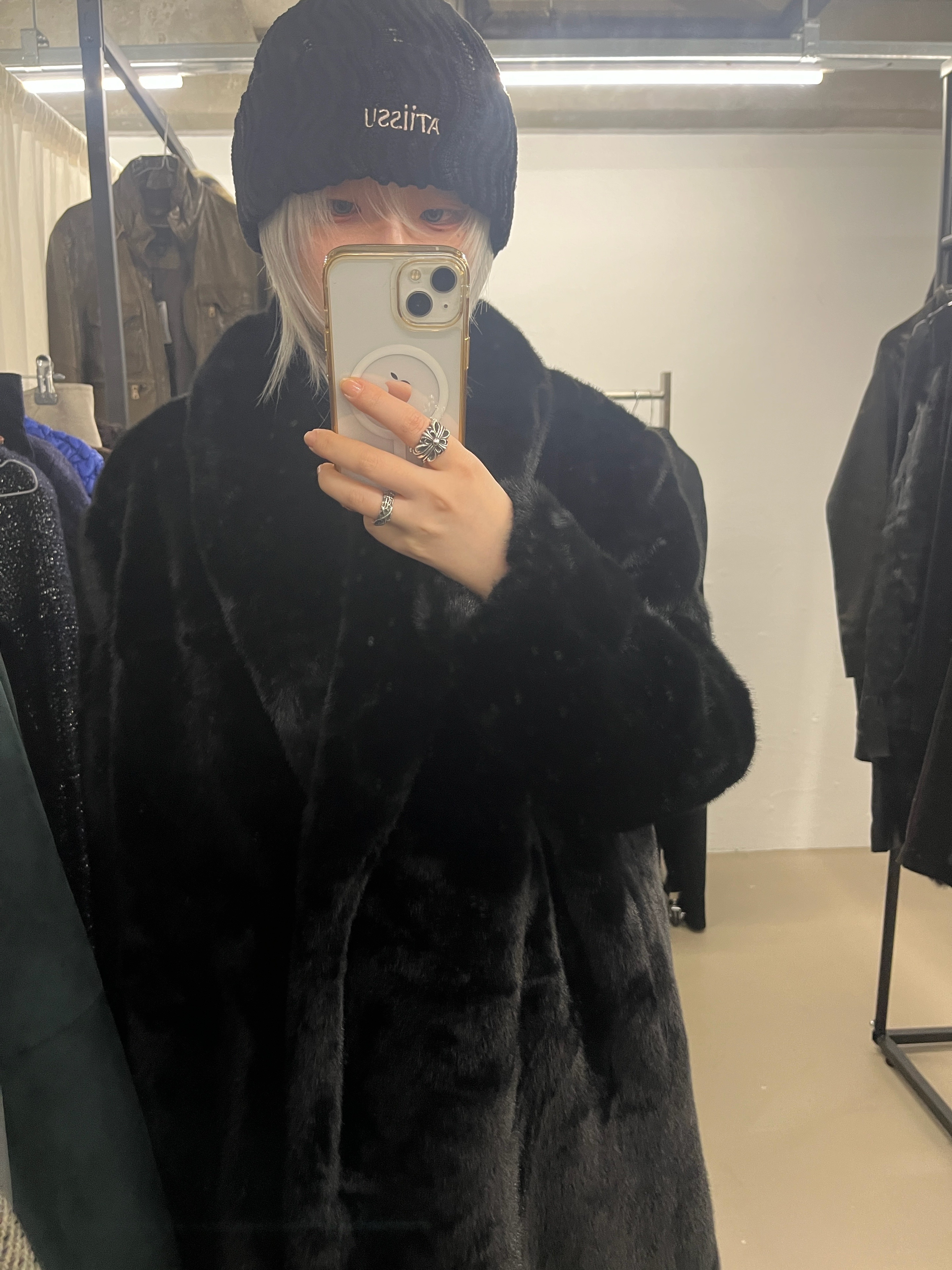 Atiissu Weave Beanie Black 착용 스타일 - 3