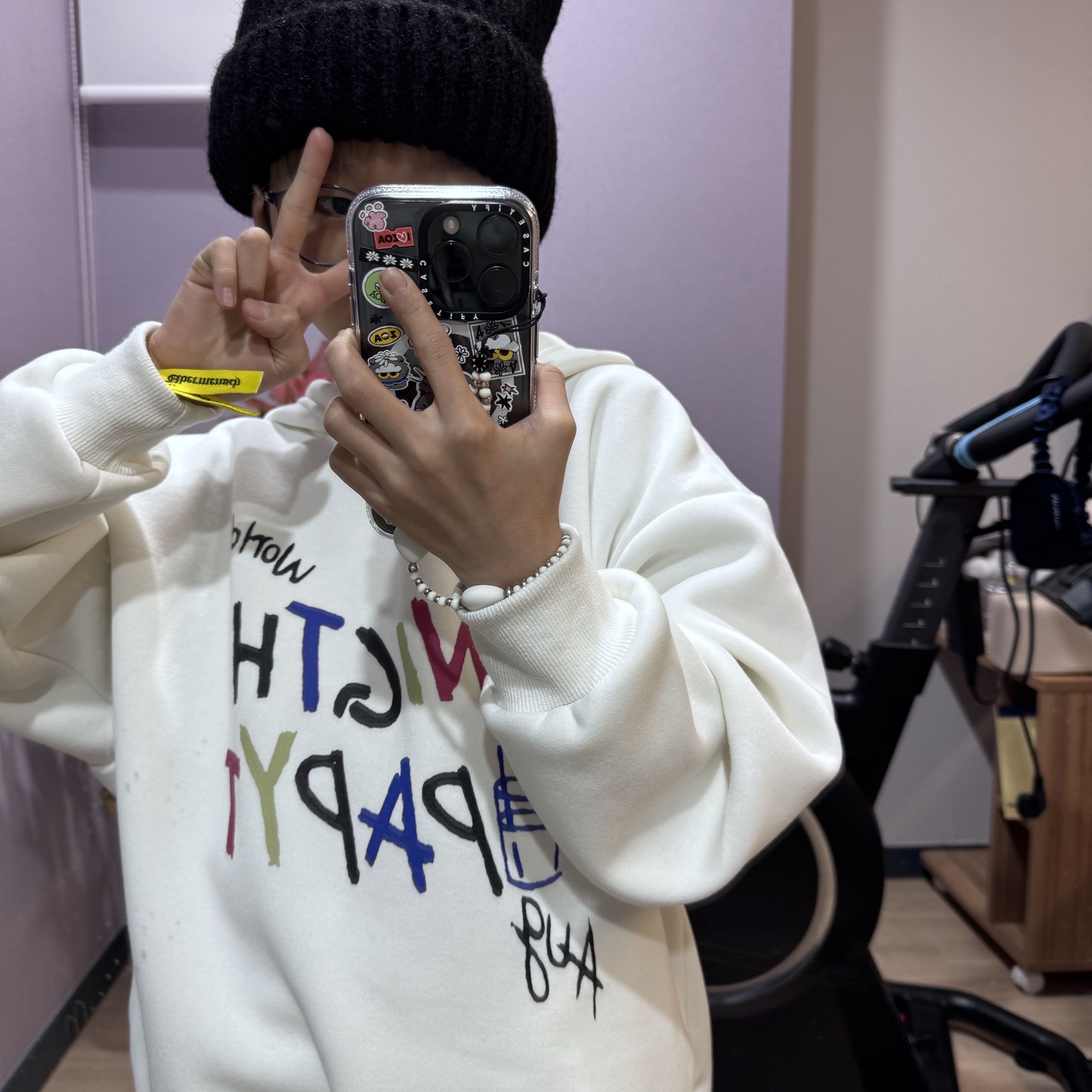 G-DRAGON Knit Cap Black, Casetify x Zo&Friends iPhone Zoa Sticker Impact Clear Case 착용 스타일