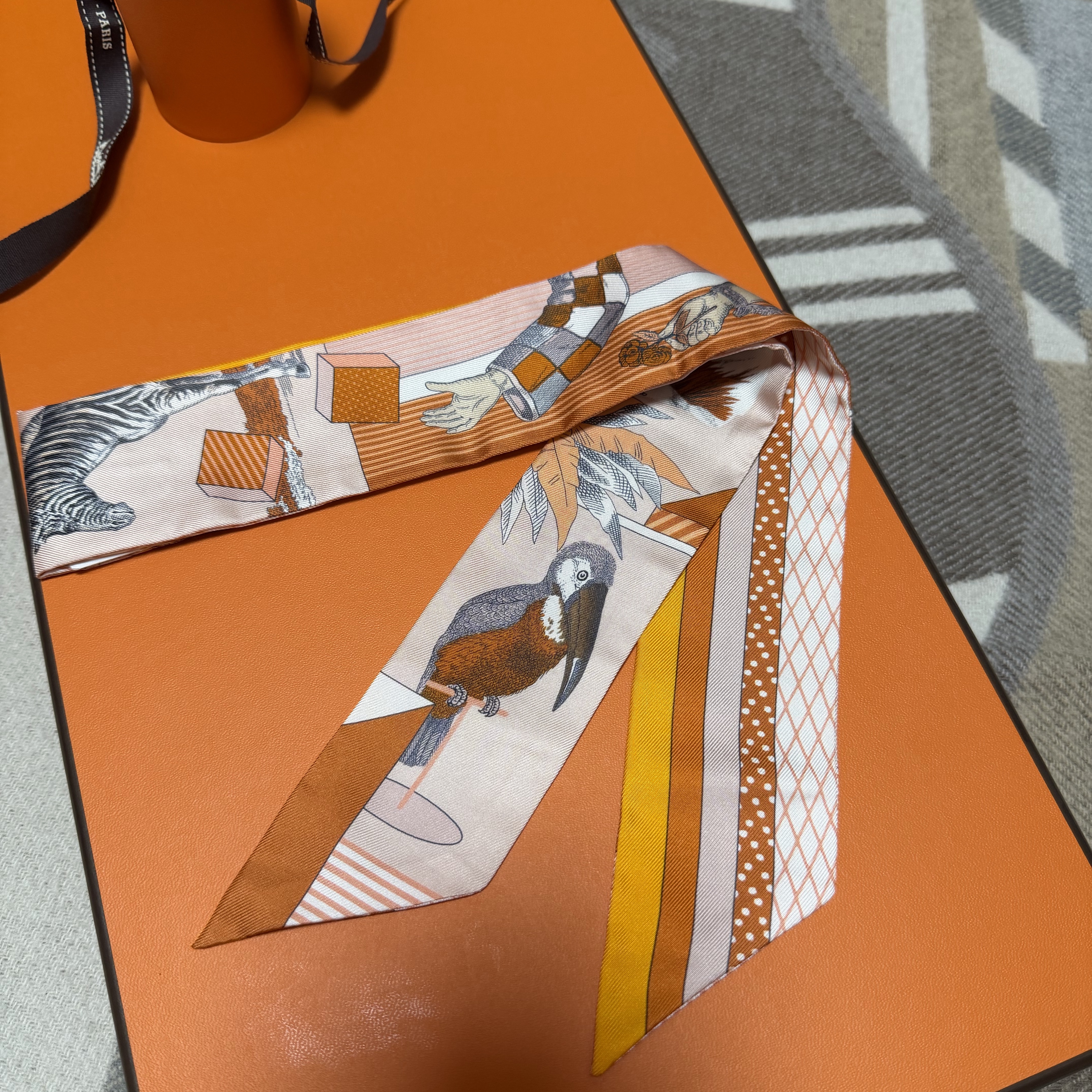 (W) Hermes Grand Theatre Nouveau Twilly Noir Etoupe Terracotta 착용 스타일 - 2
